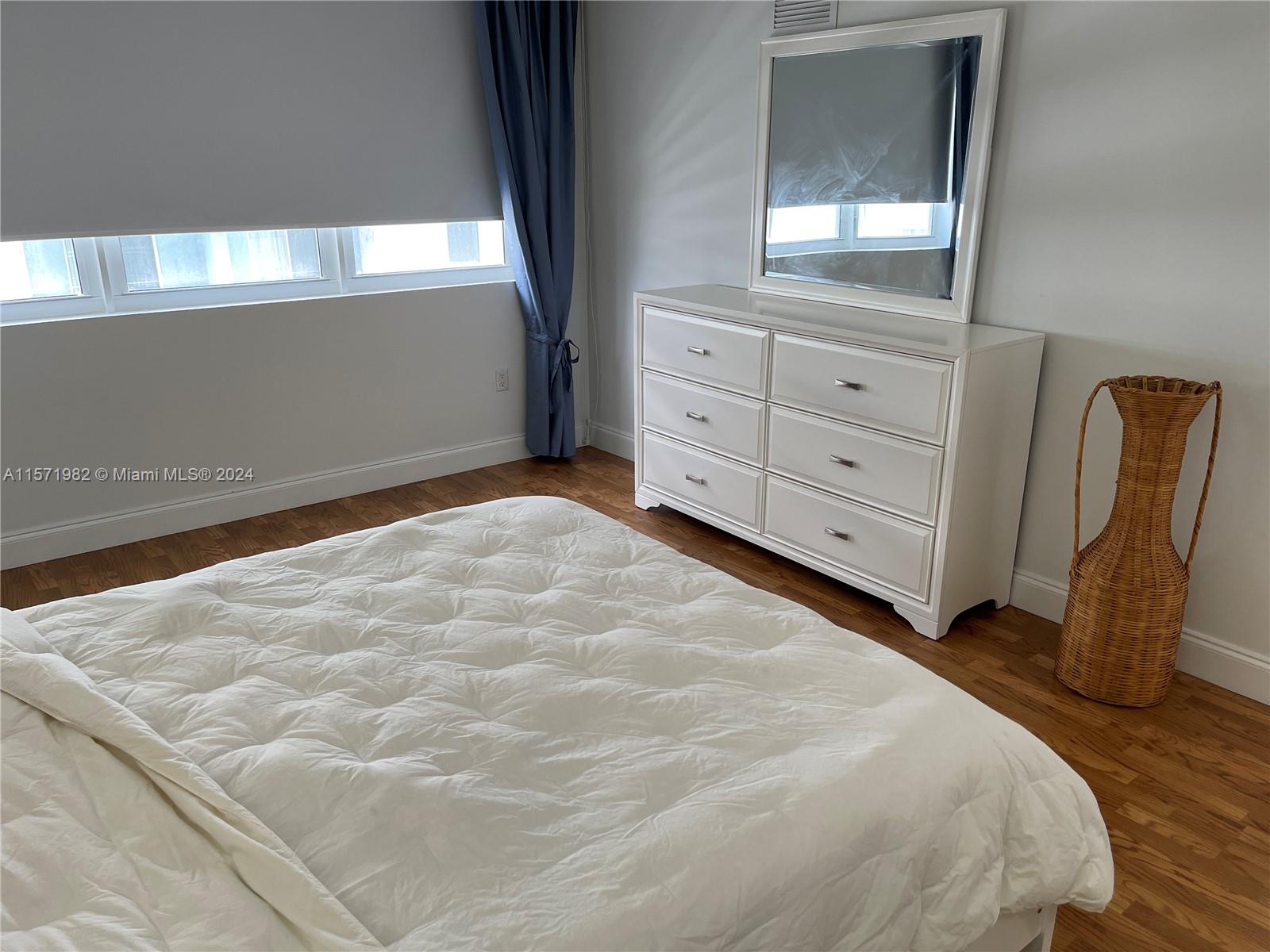 6917 Collins Ave 1008, Miami Beach, Florida 33141, 1 Bedroom Bedrooms, ,1 BathroomBathrooms,Residentiallease,For Rent,6917 Collins Ave 1008,A11571982