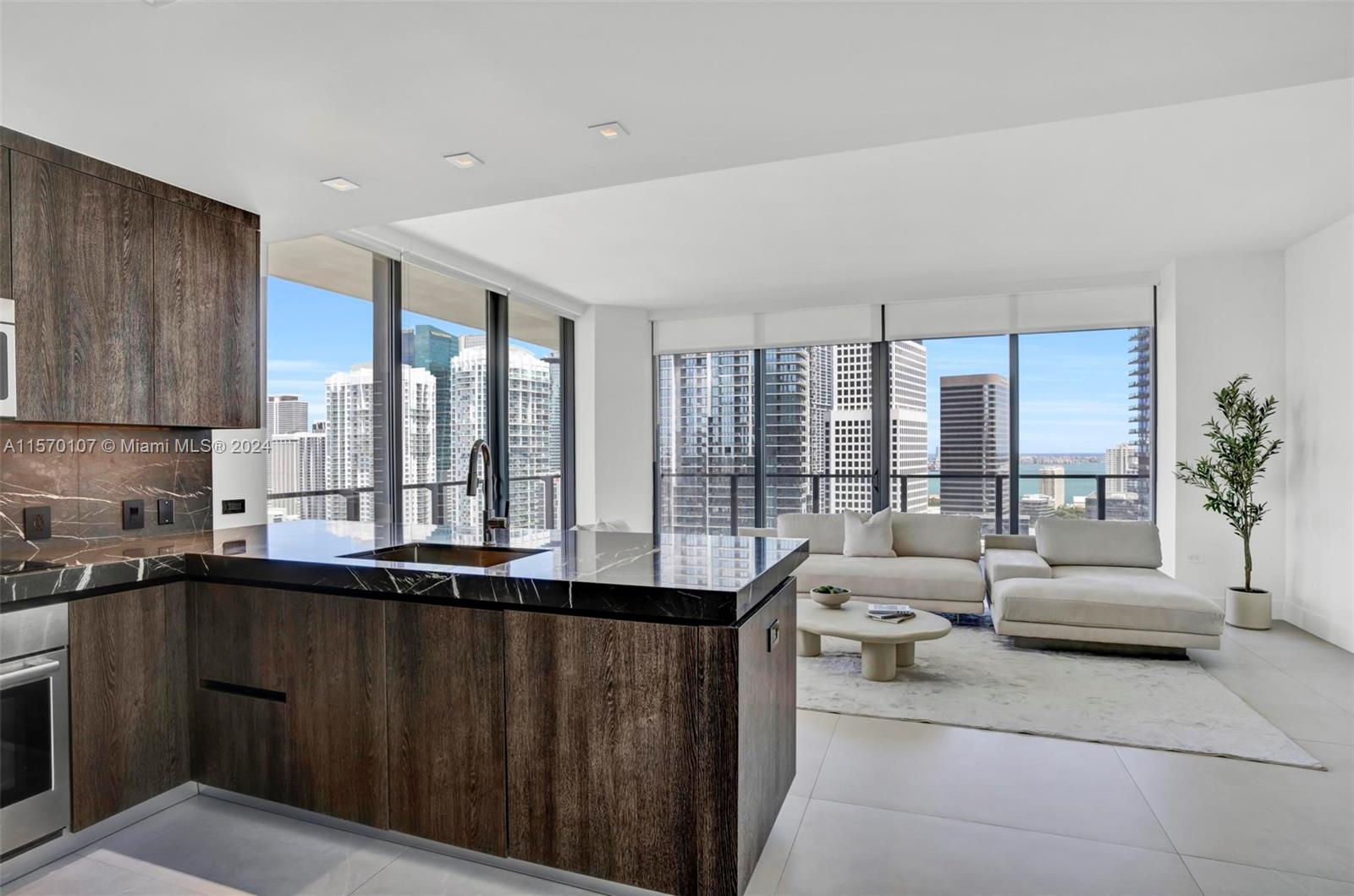 Condo for Sale in Miami, FL