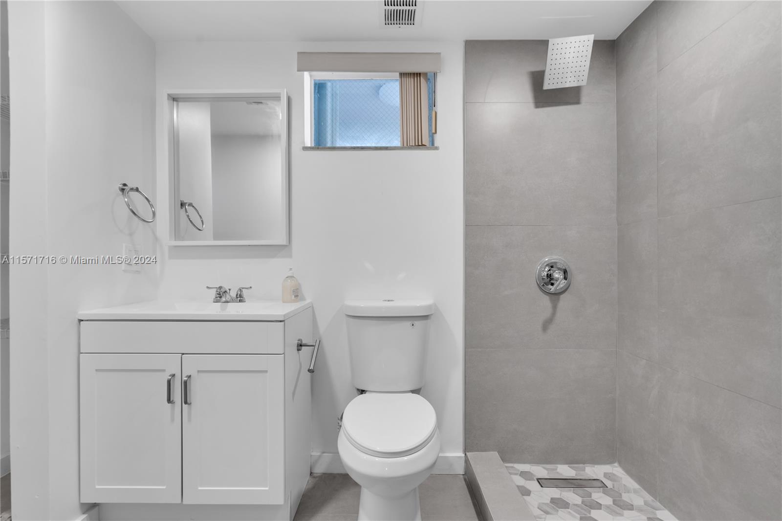 269 NW 7th St 121, Miami, Florida 33136, 2 Bedrooms Bedrooms, ,2 BathroomsBathrooms,Residentiallease,For Rent,269 NW 7th St 121,A11571716