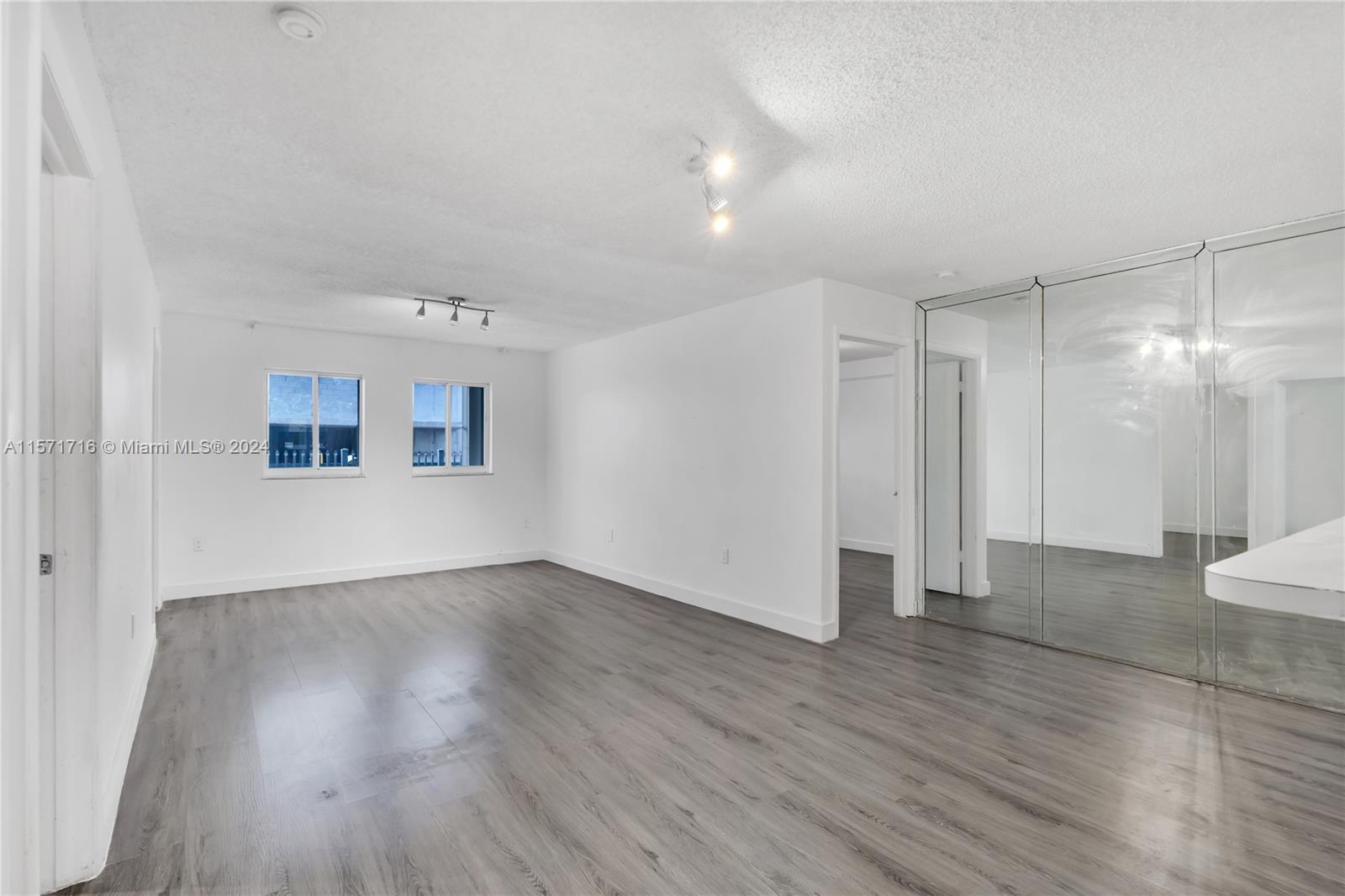 269 NW 7th St 121, Miami, Florida 33136, 2 Bedrooms Bedrooms, ,2 BathroomsBathrooms,Residentiallease,For Rent,269 NW 7th St 121,A11571716
