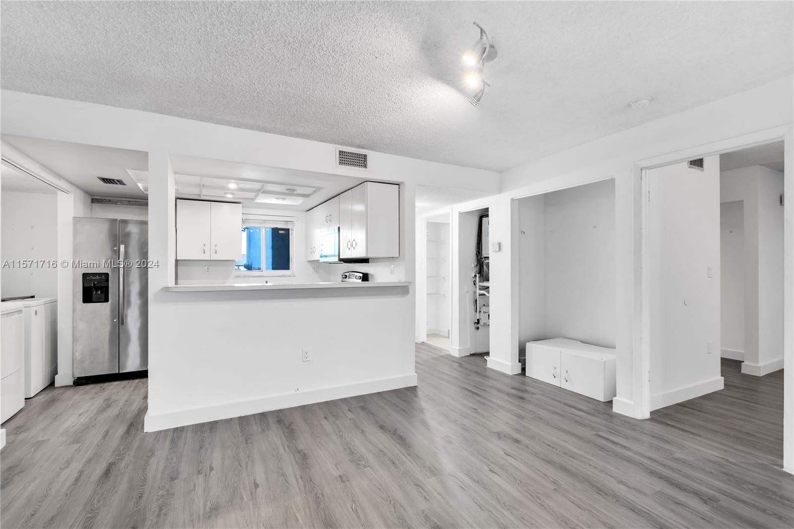 269 NW 7th St 121, Miami, Florida 33136, 2 Bedrooms Bedrooms, ,2 BathroomsBathrooms,Residentiallease,For Rent,269 NW 7th St 121,A11571716
