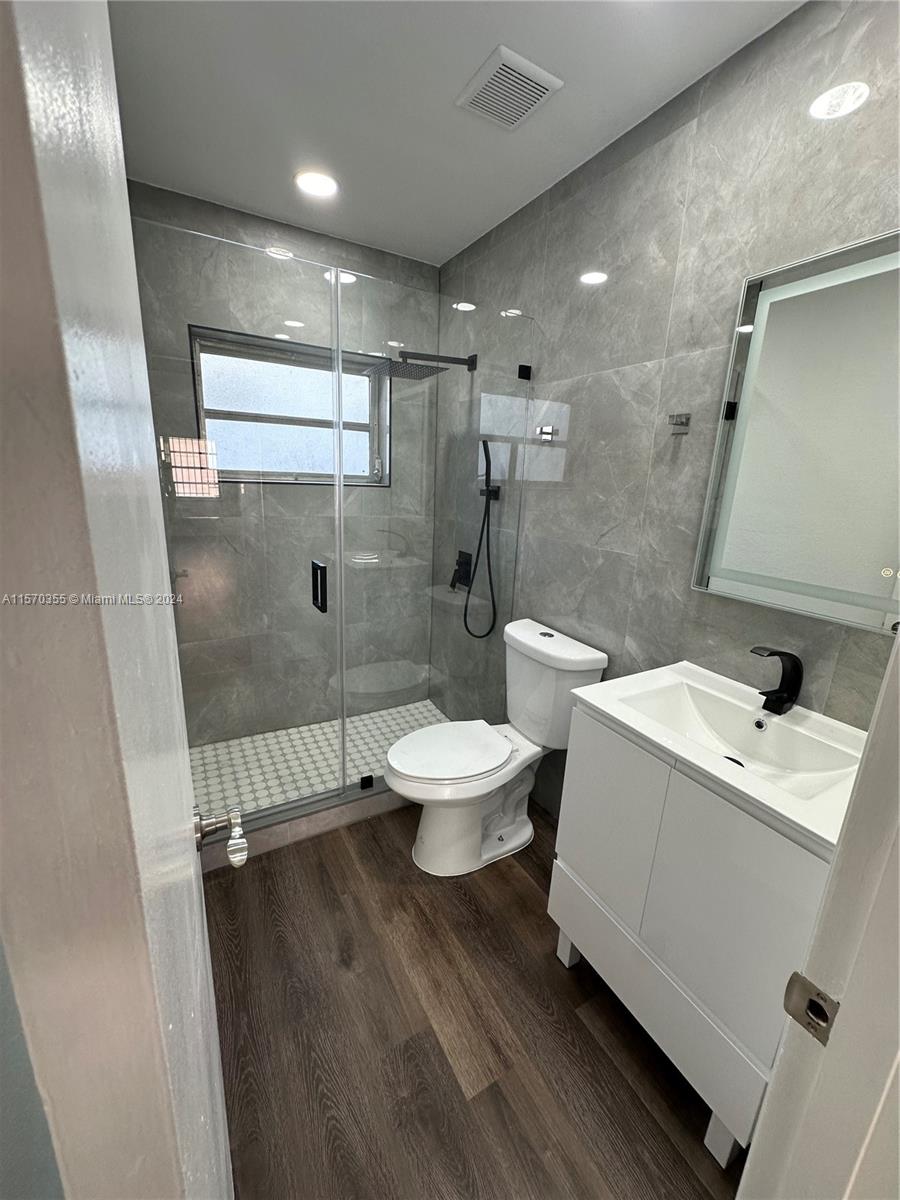 921 Meridian Ave 11, Miami Beach, Florida 33139, ,1 BathroomBathrooms,Residential,For Sale,921 Meridian Ave 11,A11570355