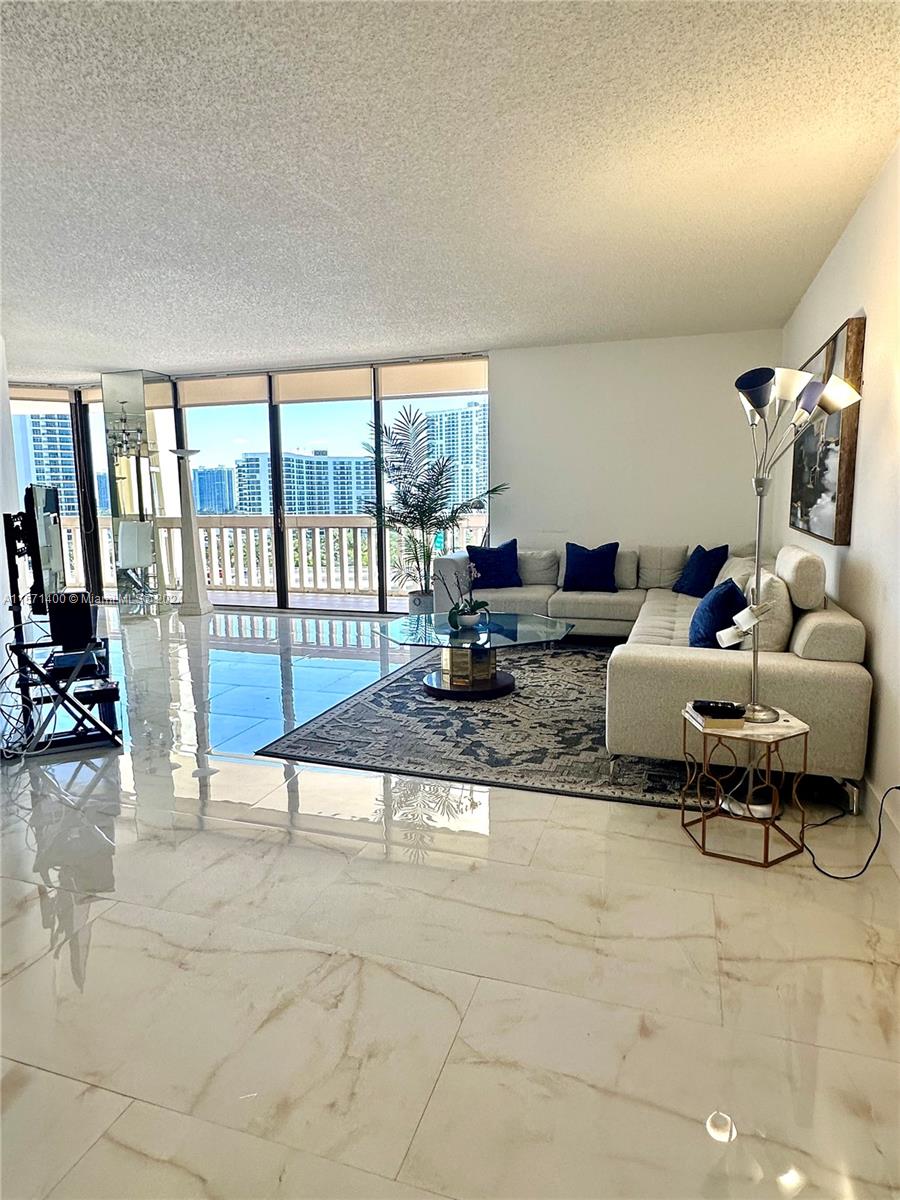 19355 Turnberry Way 8G, Aventura, Florida 33180, 2 Bedrooms Bedrooms, ,2 BathroomsBathrooms,Residentiallease,For Rent,19355 Turnberry Way 8G,A11571400