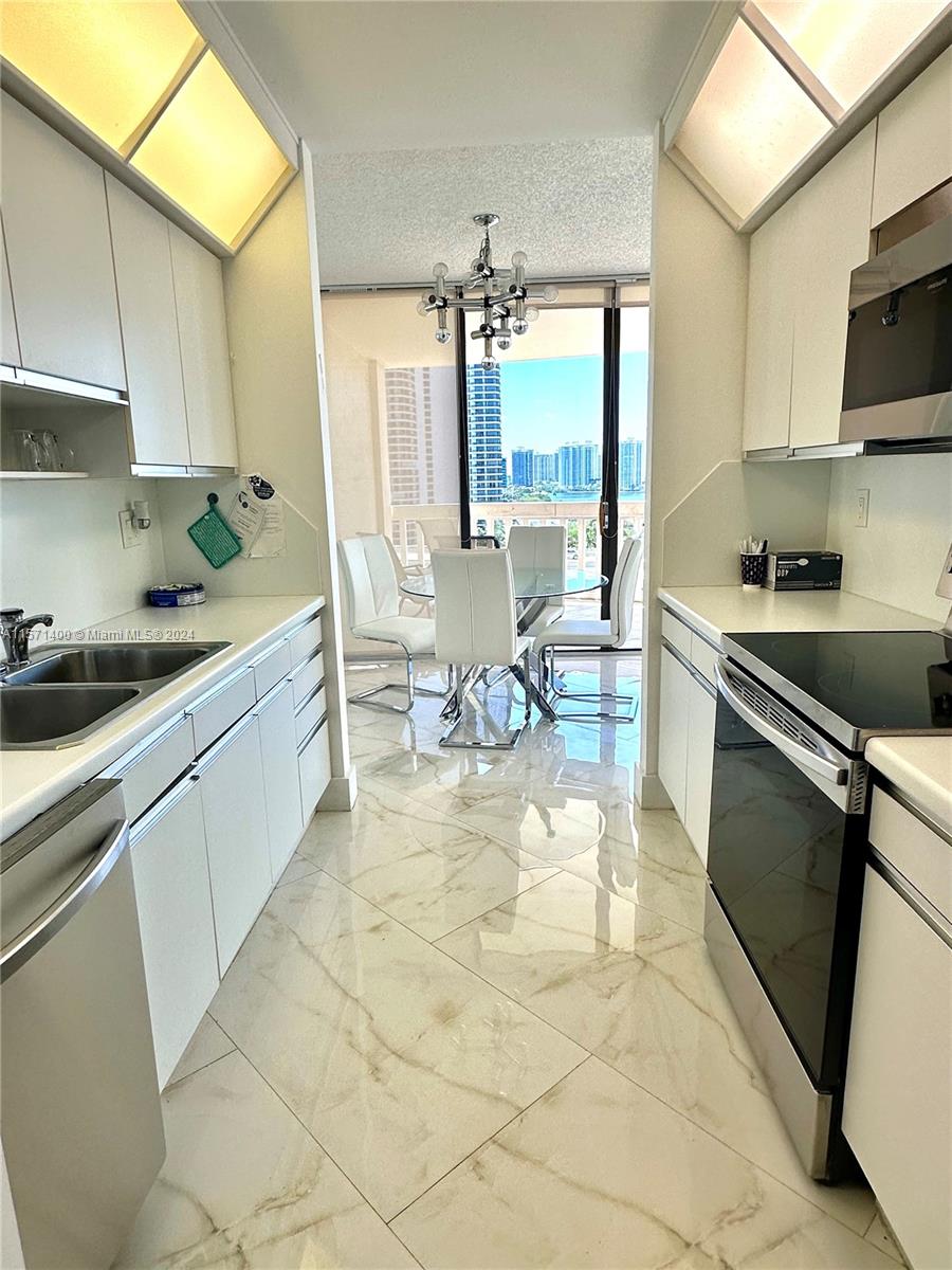 19355 Turnberry Way 8G, Aventura, Florida 33180, 2 Bedrooms Bedrooms, ,2 BathroomsBathrooms,Residentiallease,For Rent,19355 Turnberry Way 8G,A11571400