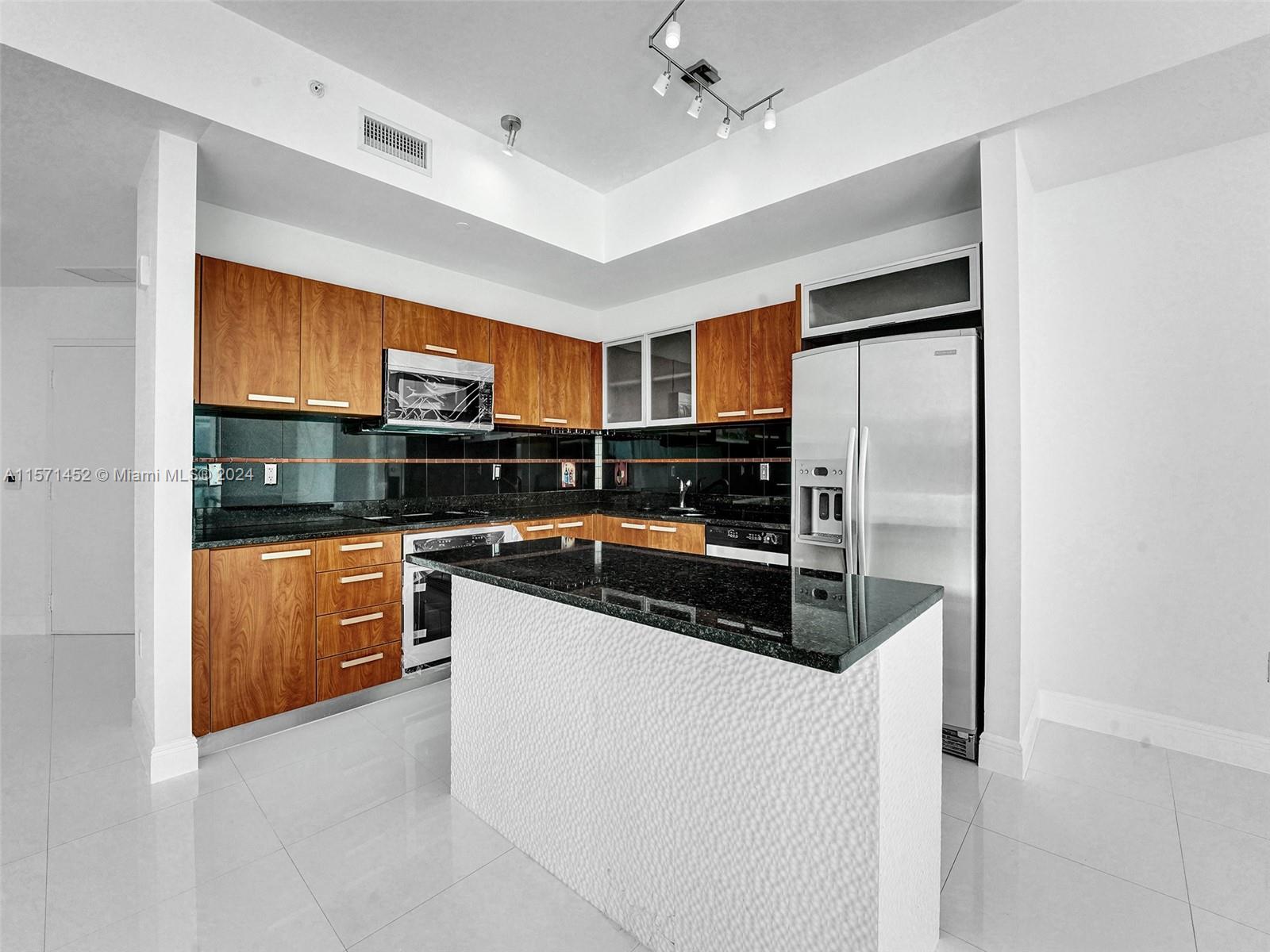 3131 NE 188th St 2-1209, Aventura, Florida 33180, 2 Bedrooms Bedrooms, ,2 BathroomsBathrooms,Residential,For Sale,3131 NE 188th St 2-1209,A11571452