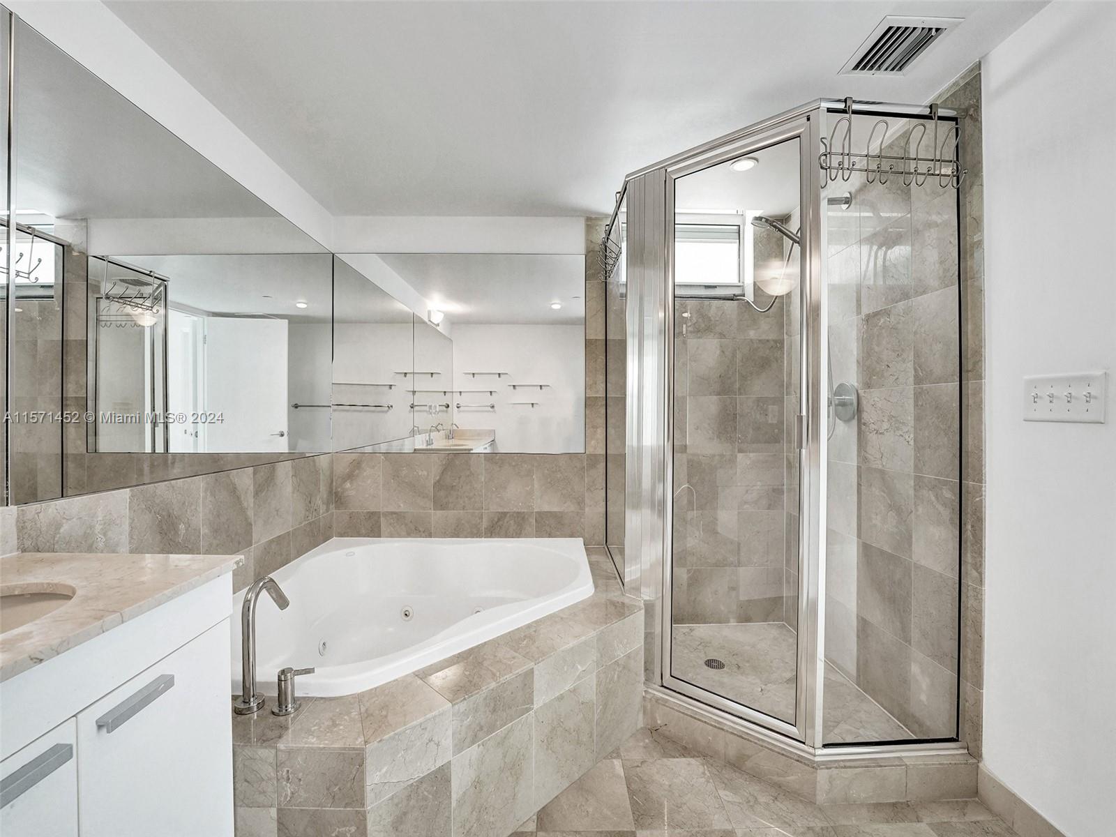 3131 NE 188th St 2-1209, Aventura, Florida 33180, 2 Bedrooms Bedrooms, ,2 BathroomsBathrooms,Residential,For Sale,3131 NE 188th St 2-1209,A11571452