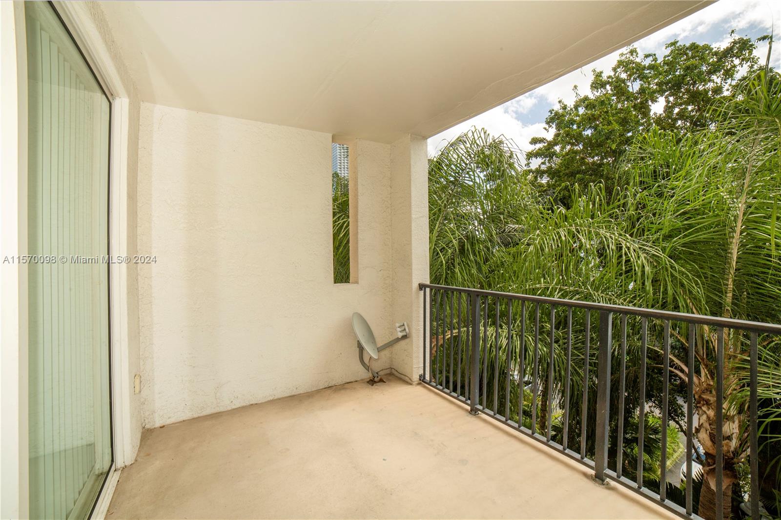 17145 N Bay Rd 4410, Sunny Isles Beach, Florida 33160, 2 Bedrooms Bedrooms, ,2 BathroomsBathrooms,Residentiallease,For Rent,17145 N Bay Rd 4410,A11570098