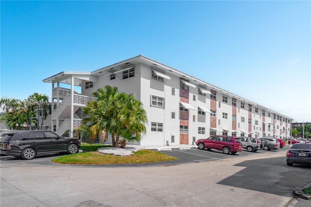238  Hibiscus Ave #124 For Sale A11572089, FL