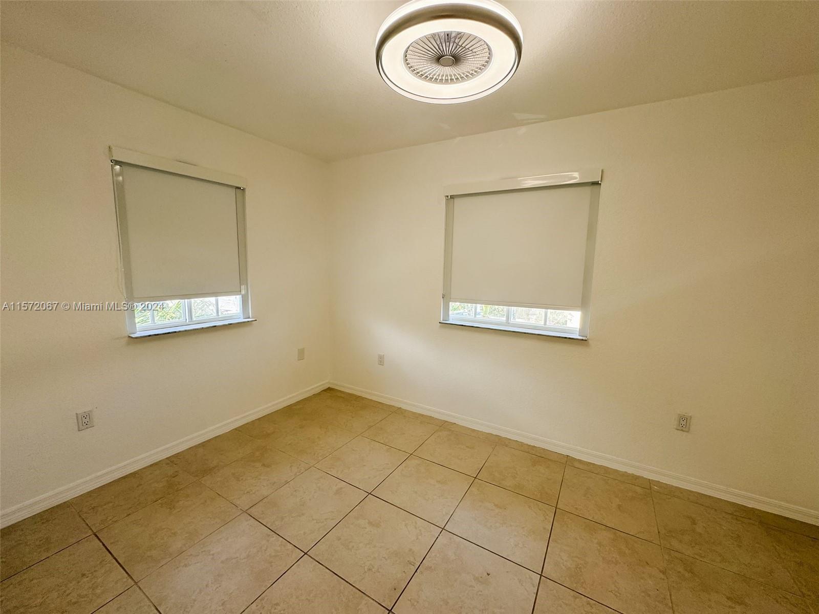 2014 NE 167th St 3-150, North Miami Beach, Florida 33162, 3 Bedrooms Bedrooms, ,2 BathroomsBathrooms,Residentiallease,For Rent,2014 NE 167th St 3-150,A11572067