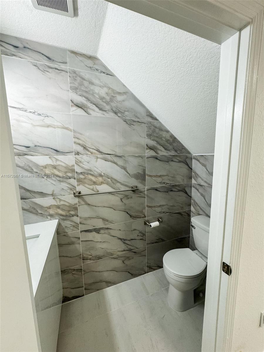 2014 NE 167th St 3-150, North Miami Beach, Florida 33162, 3 Bedrooms Bedrooms, ,2 BathroomsBathrooms,Residentiallease,For Rent,2014 NE 167th St 3-150,A11572067