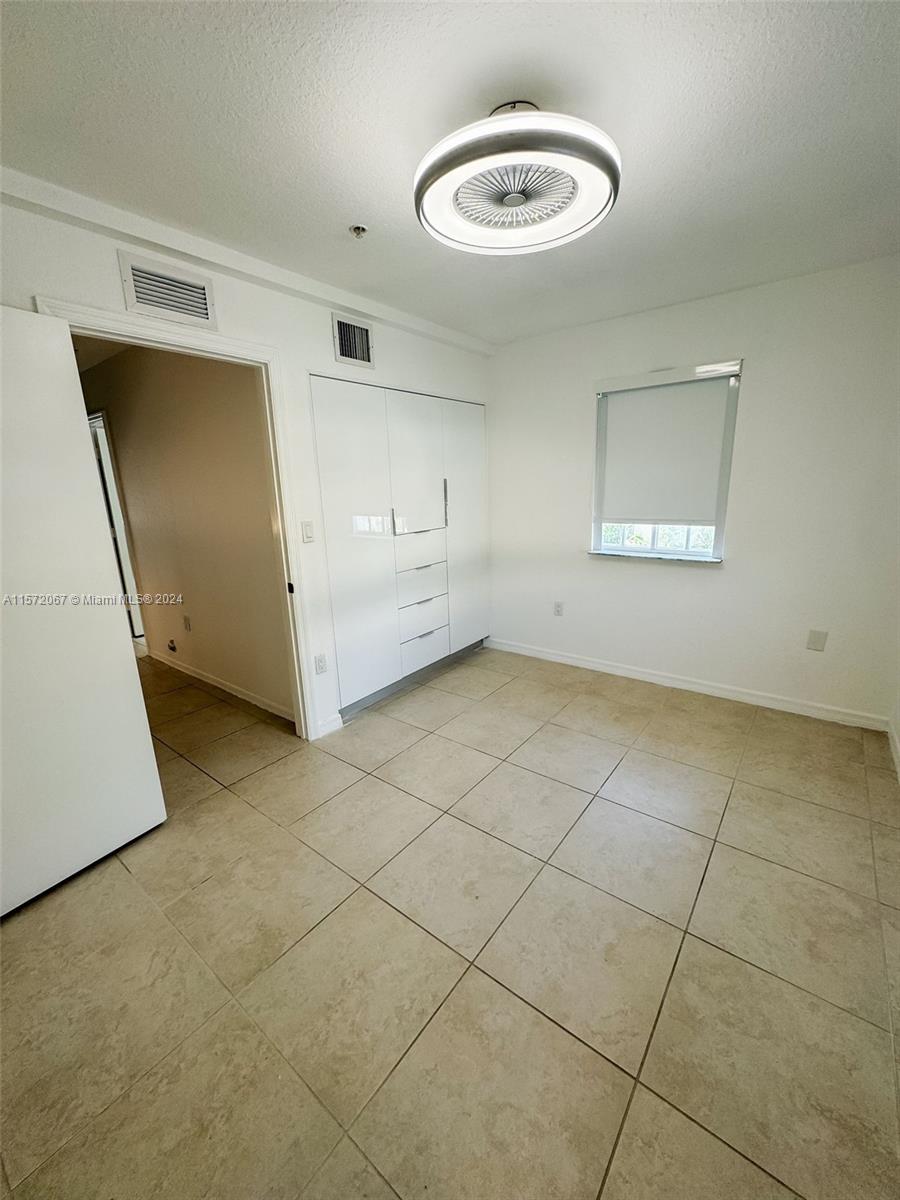2014 NE 167th St 3-150, North Miami Beach, Florida 33162, 3 Bedrooms Bedrooms, ,2 BathroomsBathrooms,Residentiallease,For Rent,2014 NE 167th St 3-150,A11572067