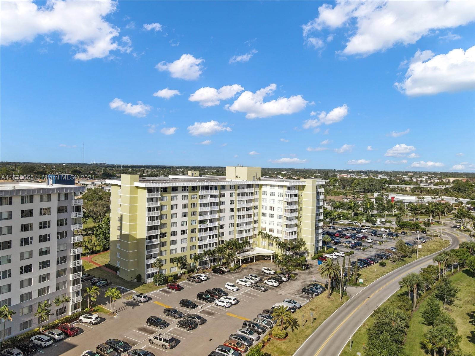 4400  Hillcrest Dr #807A For Sale A11570665, FL