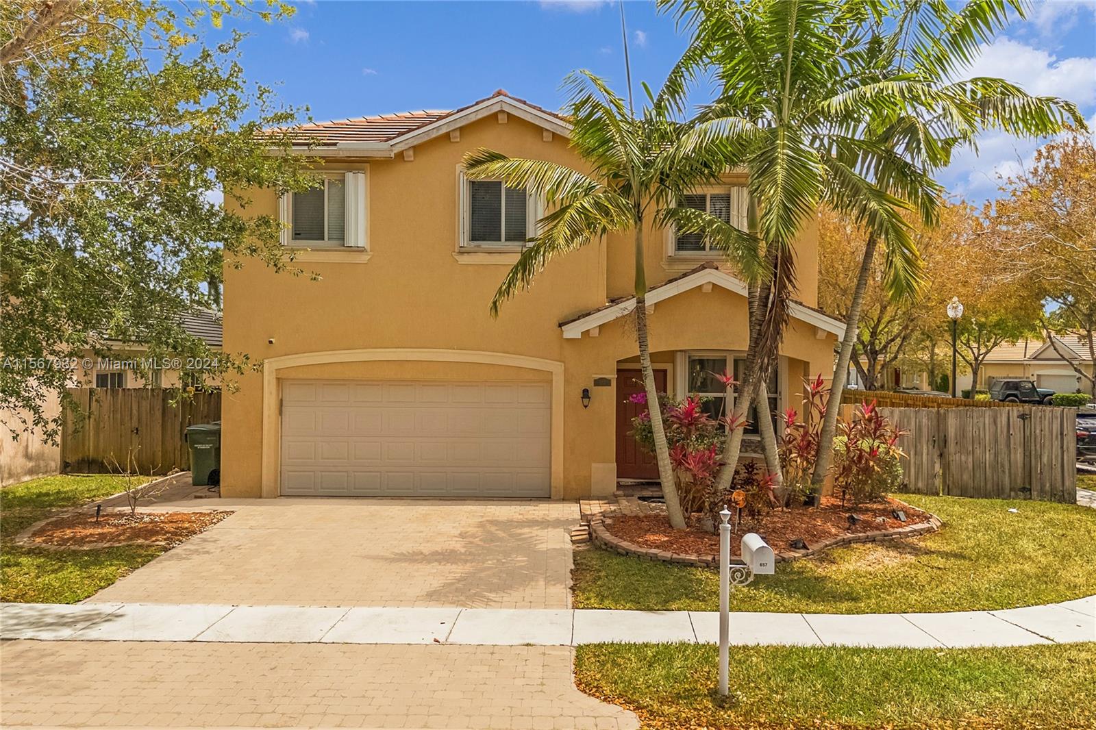 657 SE 30th Ter  For Sale A11567932, FL