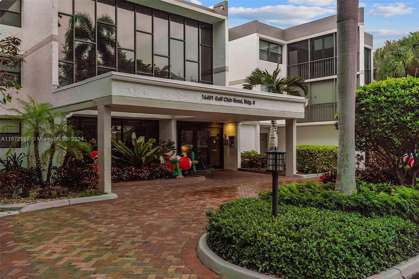 16401 Golf Club Rd 305, Weston, Florida 33326, 2 Bedrooms Bedrooms, ,2 BathroomsBathrooms,Residentiallease,For Rent,16401 Golf Club Rd 305,A11572087