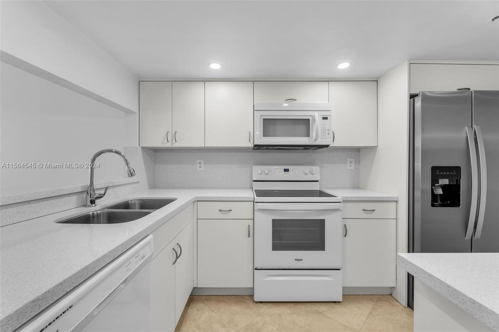 1717 N Bayshore Dr A-2844, Miami, Florida 33132, 1 Bedroom Bedrooms, ,1 BathroomBathrooms,Residentiallease,For Rent,1717 N Bayshore Dr A-2844,A11564545