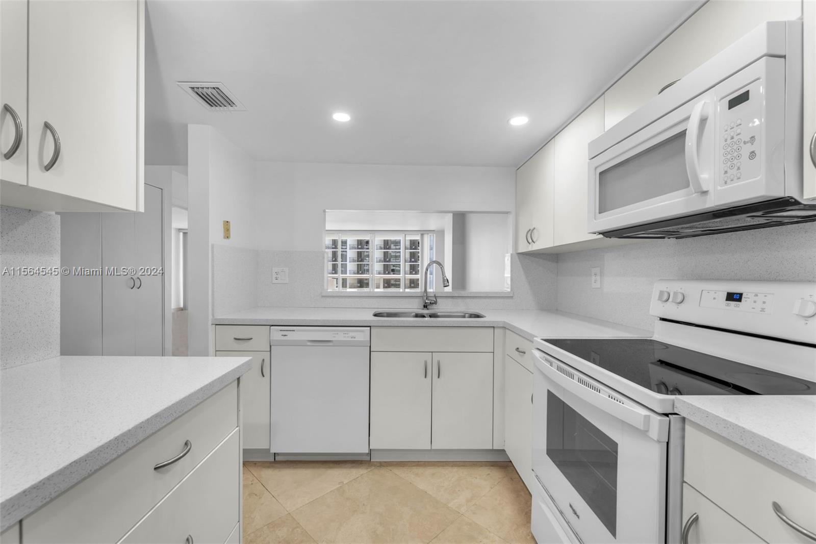 1717 N Bayshore Dr A-2844, Miami, Florida 33132, 1 Bedroom Bedrooms, ,1 BathroomBathrooms,Residentiallease,For Rent,1717 N Bayshore Dr A-2844,A11564545