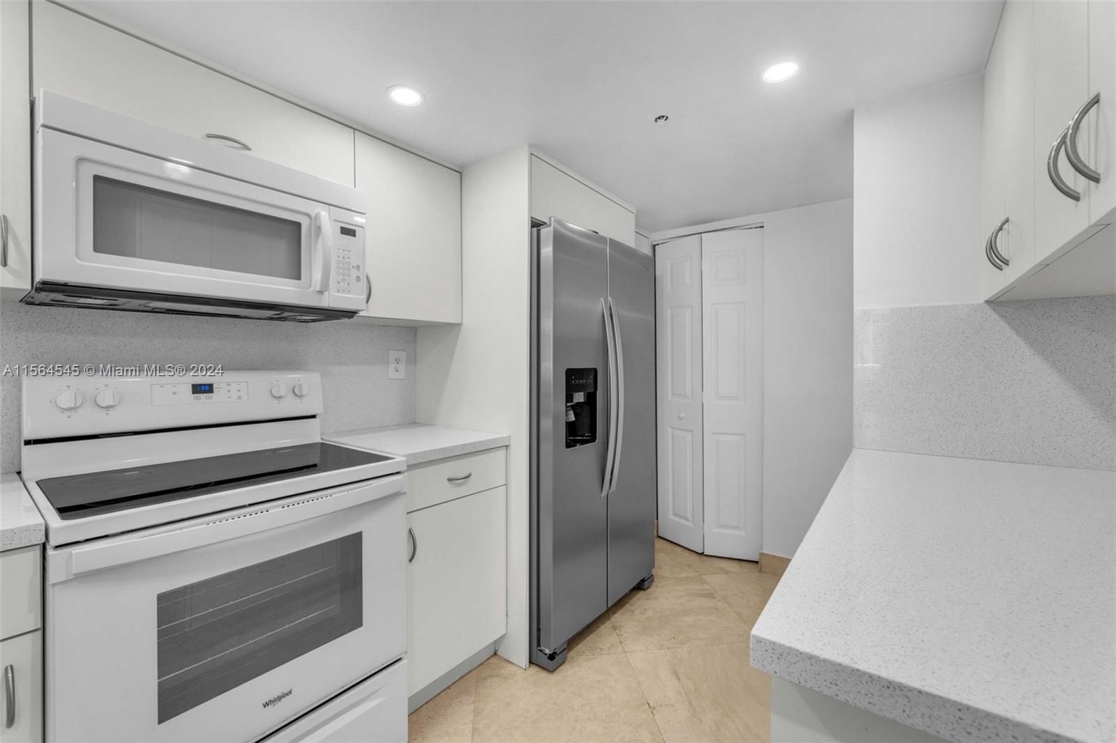 1717 N Bayshore Dr A-2844, Miami, Florida 33132, 1 Bedroom Bedrooms, ,1 BathroomBathrooms,Residentiallease,For Rent,1717 N Bayshore Dr A-2844,A11564545