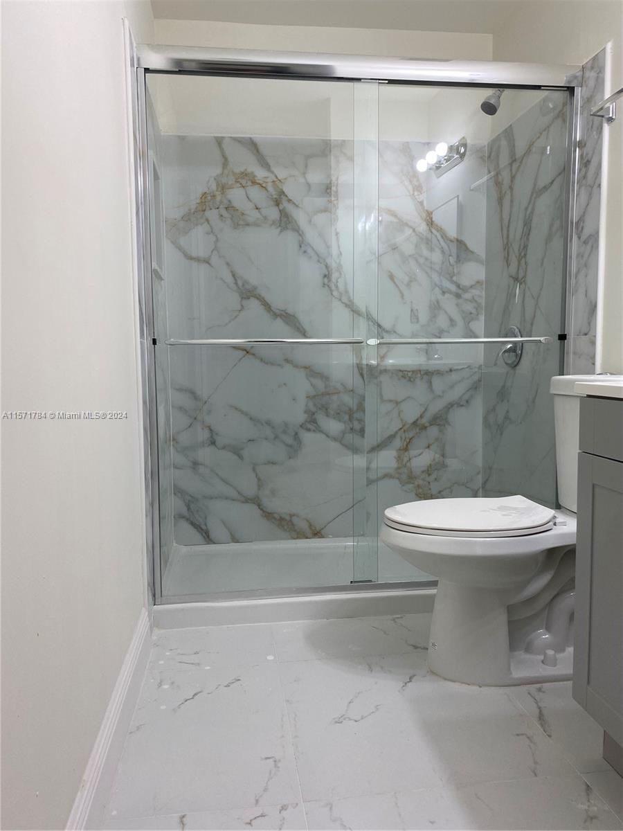 2nd floor full bath