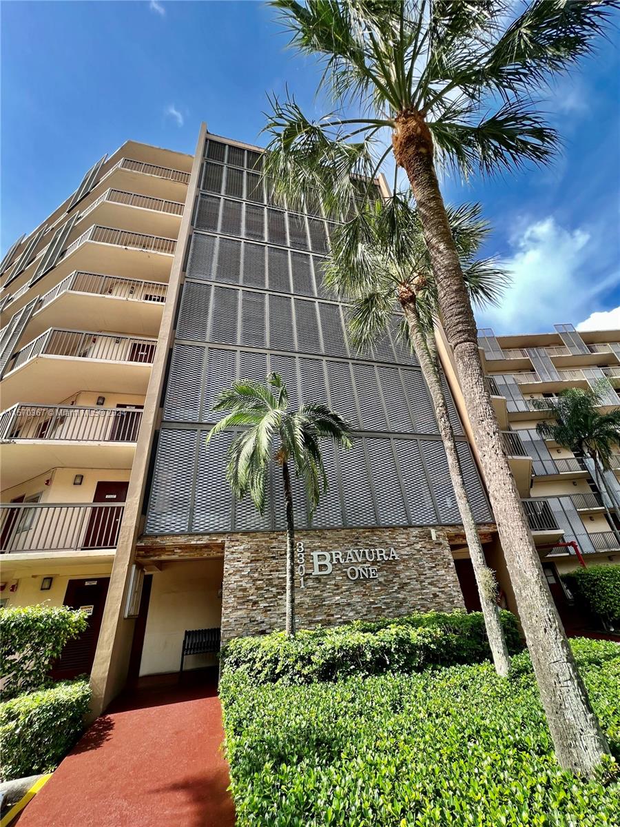 3301 N Country Club Dr 706, Aventura, Florida 33180, 1 Bedroom Bedrooms, ,1 BathroomBathrooms,Residential,For Sale,3301 N Country Club Dr 706,A11570367