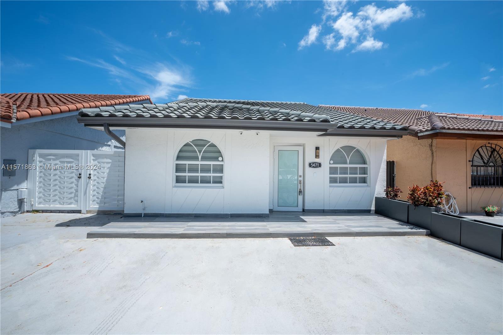 5471 W 21st Ct, Hialeah, Florida 33016, 4 Bedrooms Bedrooms, ,2 BathroomsBathrooms,Residential,For Sale,5471 W 21st Ct,A11571863