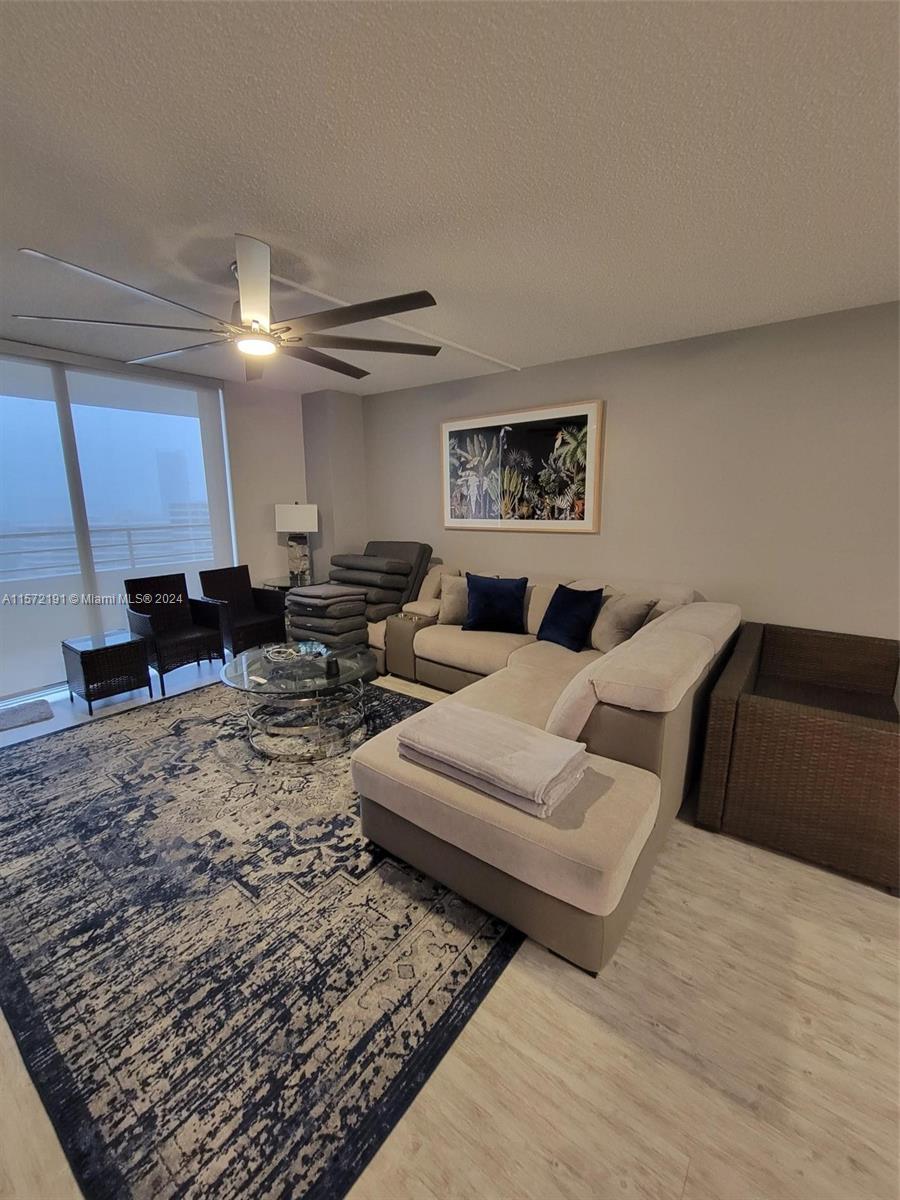 2500 Parkview Dr 1517, Hallandale Beach, Florida 33009, 2 Bedrooms Bedrooms, ,2 BathroomsBathrooms,Residential,For Sale,2500 Parkview Dr 1517,A11572191