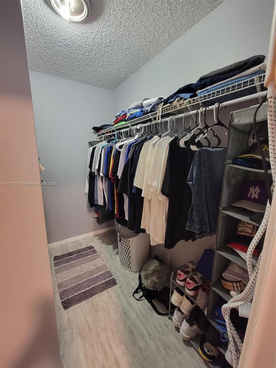 2500 Parkview Dr 1517, Hallandale Beach, Florida 33009, 2 Bedrooms Bedrooms, ,2 BathroomsBathrooms,Residential,For Sale,2500 Parkview Dr 1517,A11572191