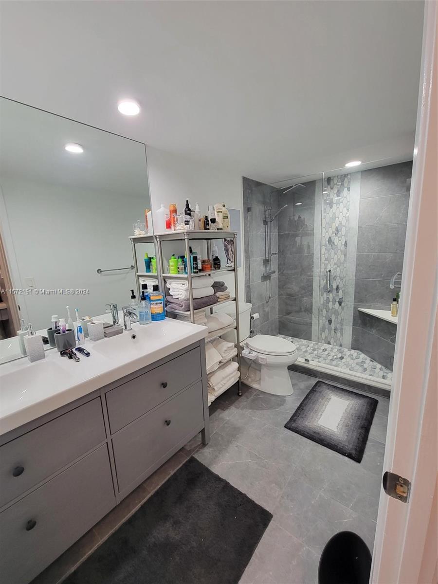 2500 Parkview Dr 1517, Hallandale Beach, Florida 33009, 2 Bedrooms Bedrooms, ,2 BathroomsBathrooms,Residential,For Sale,2500 Parkview Dr 1517,A11572191
