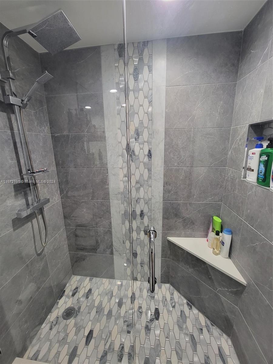 2500 Parkview Dr 1517, Hallandale Beach, Florida 33009, 2 Bedrooms Bedrooms, ,2 BathroomsBathrooms,Residential,For Sale,2500 Parkview Dr 1517,A11572191