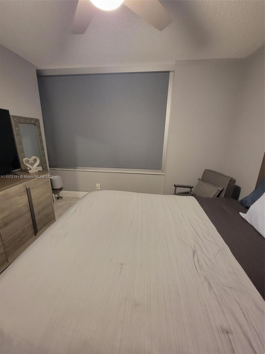 2500 Parkview Dr 1517, Hallandale Beach, Florida 33009, 2 Bedrooms Bedrooms, ,2 BathroomsBathrooms,Residential,For Sale,2500 Parkview Dr 1517,A11572191