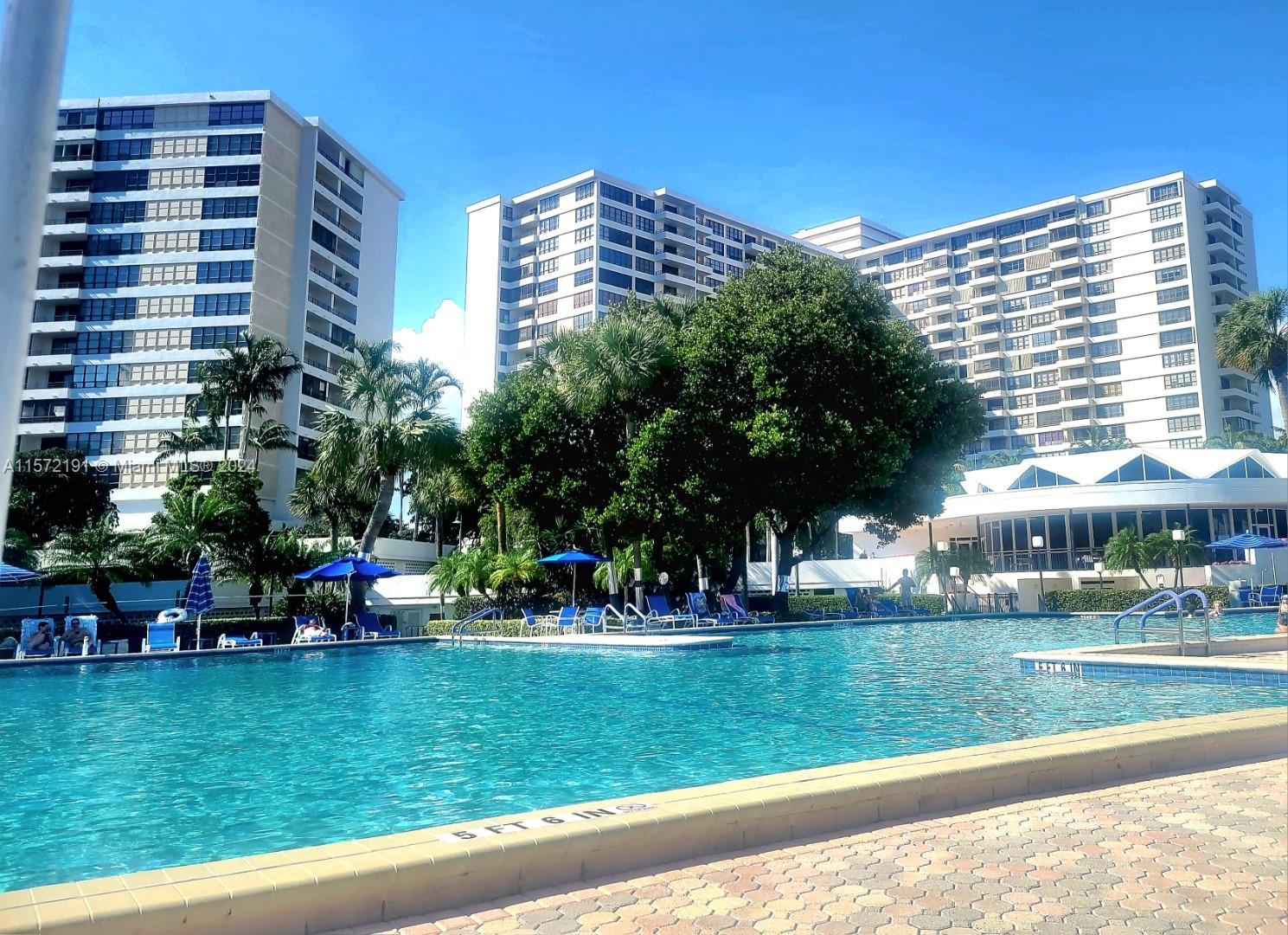 2500 Parkview Dr 1517, Hallandale Beach, Florida 33009, 2 Bedrooms Bedrooms, ,2 BathroomsBathrooms,Residential,For Sale,2500 Parkview Dr 1517,A11572191