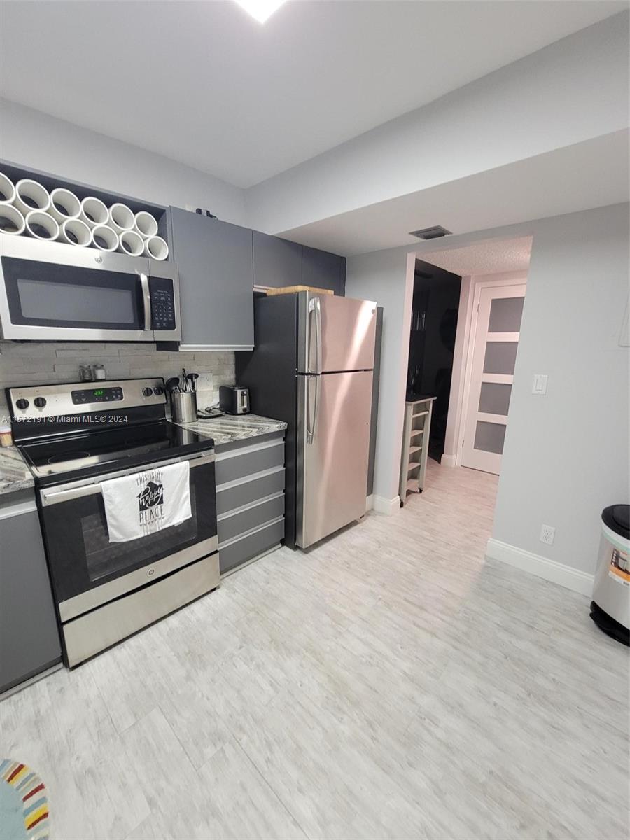 2500 Parkview Dr 1517, Hallandale Beach, Florida 33009, 2 Bedrooms Bedrooms, ,2 BathroomsBathrooms,Residential,For Sale,2500 Parkview Dr 1517,A11572191