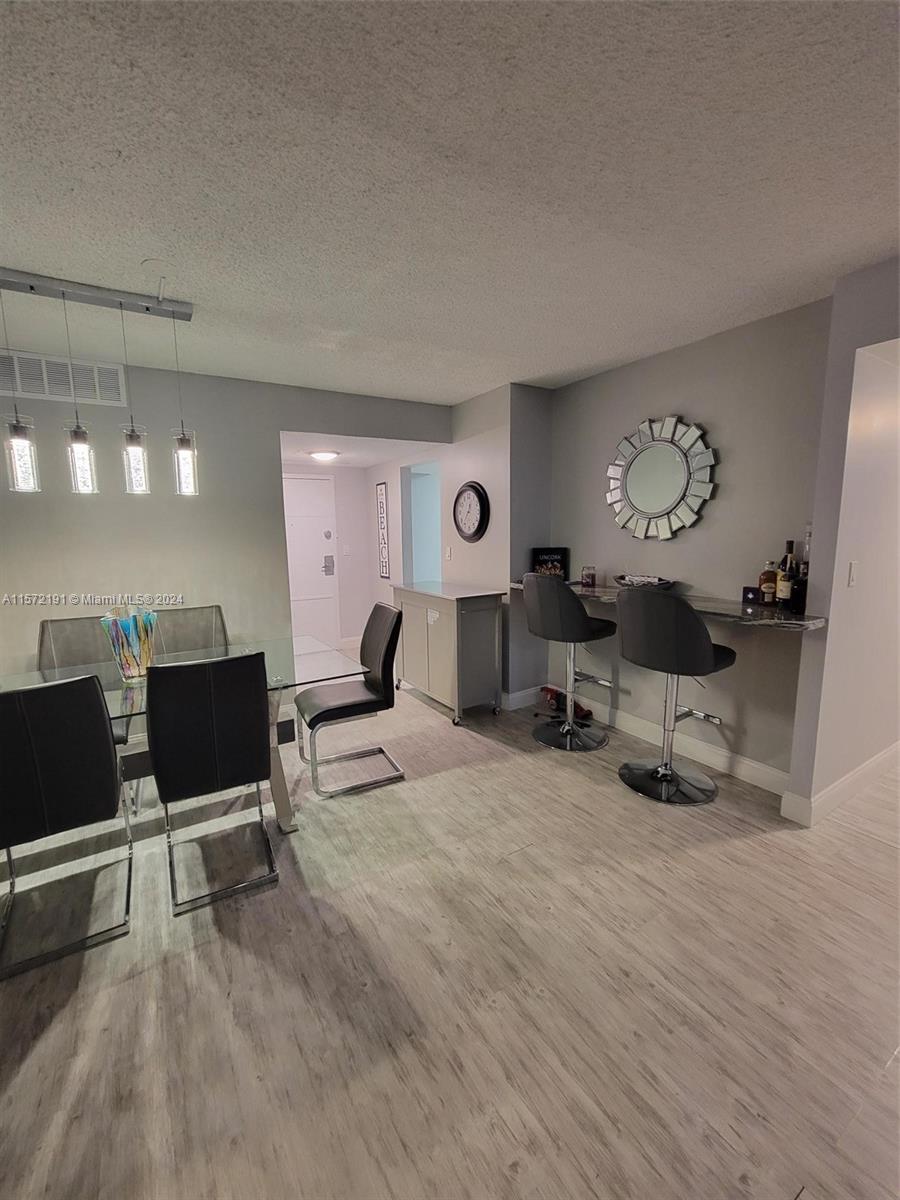 2500 Parkview Dr 1517, Hallandale Beach, Florida 33009, 2 Bedrooms Bedrooms, ,2 BathroomsBathrooms,Residential,For Sale,2500 Parkview Dr 1517,A11572191