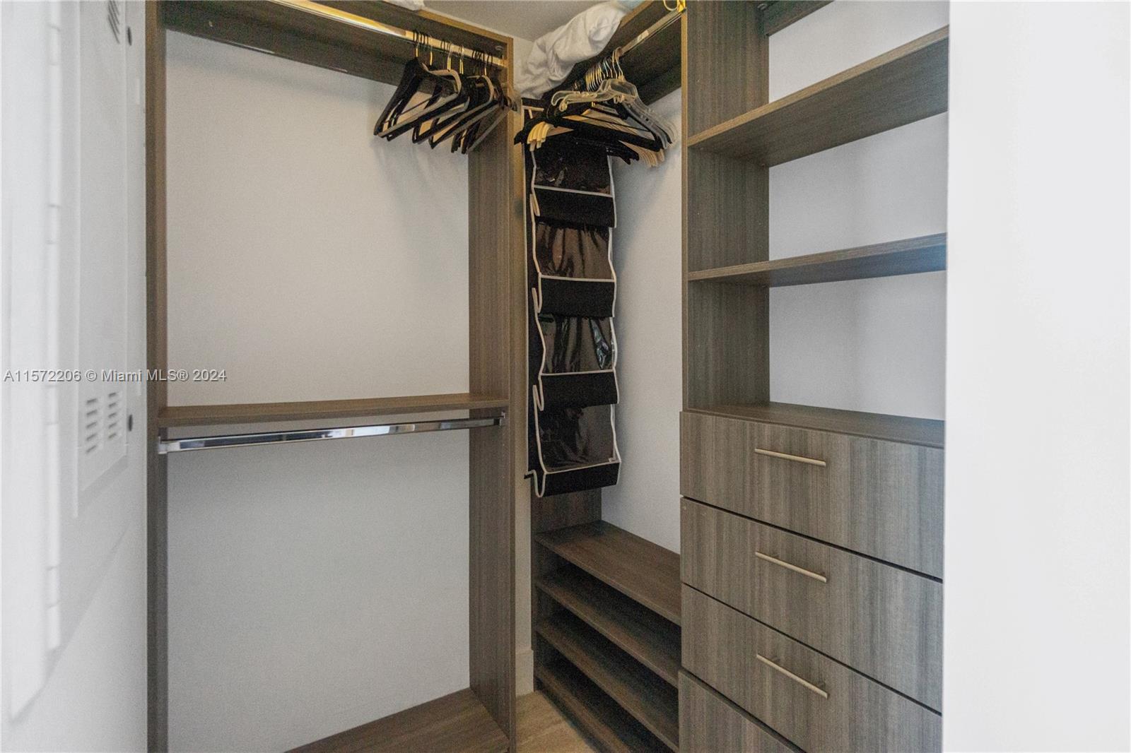 121 NE 34th St 3006A, Miami, Florida 33137, 1 Bedroom Bedrooms, ,1 BathroomBathrooms,Residentiallease,For Rent,121 NE 34th St 3006A,A11572206