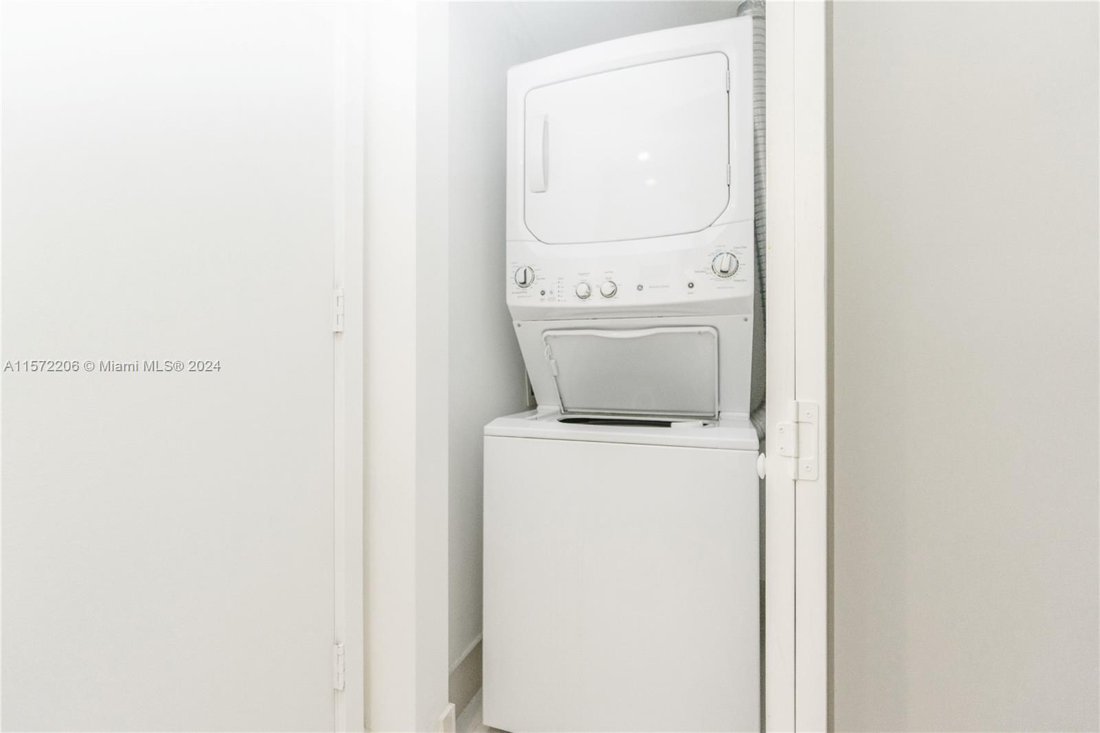 121 NE 34th St 3006A, Miami, Florida 33137, 1 Bedroom Bedrooms, ,1 BathroomBathrooms,Residentiallease,For Rent,121 NE 34th St 3006A,A11572206