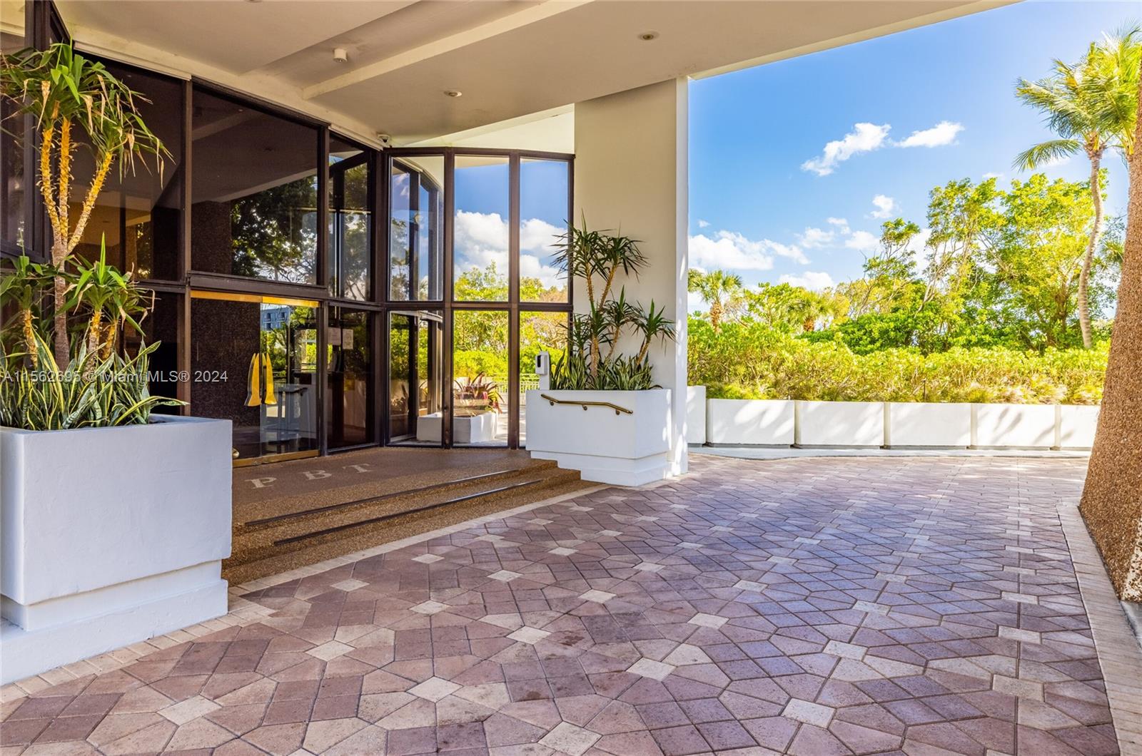 720 NE 69th St 14W, Miami, Florida 33138, 2 Bedrooms Bedrooms, ,2 BathroomsBathrooms,Residentiallease,For Rent,720 NE 69th St 14W,A11562695