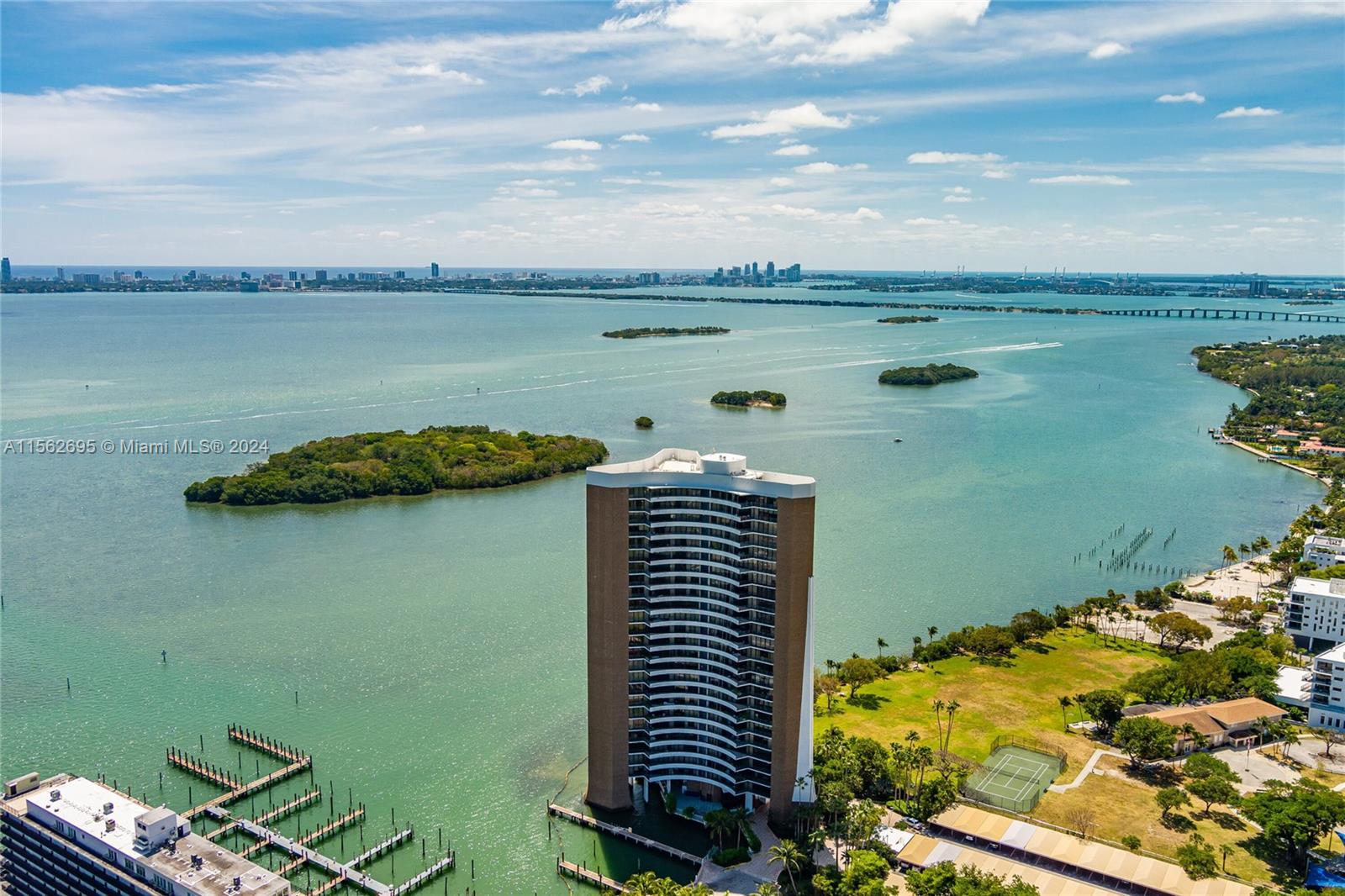 720 NE 69th St 14W, Miami, Florida 33138, 2 Bedrooms Bedrooms, ,2 BathroomsBathrooms,Residentiallease,For Rent,720 NE 69th St 14W,A11562695