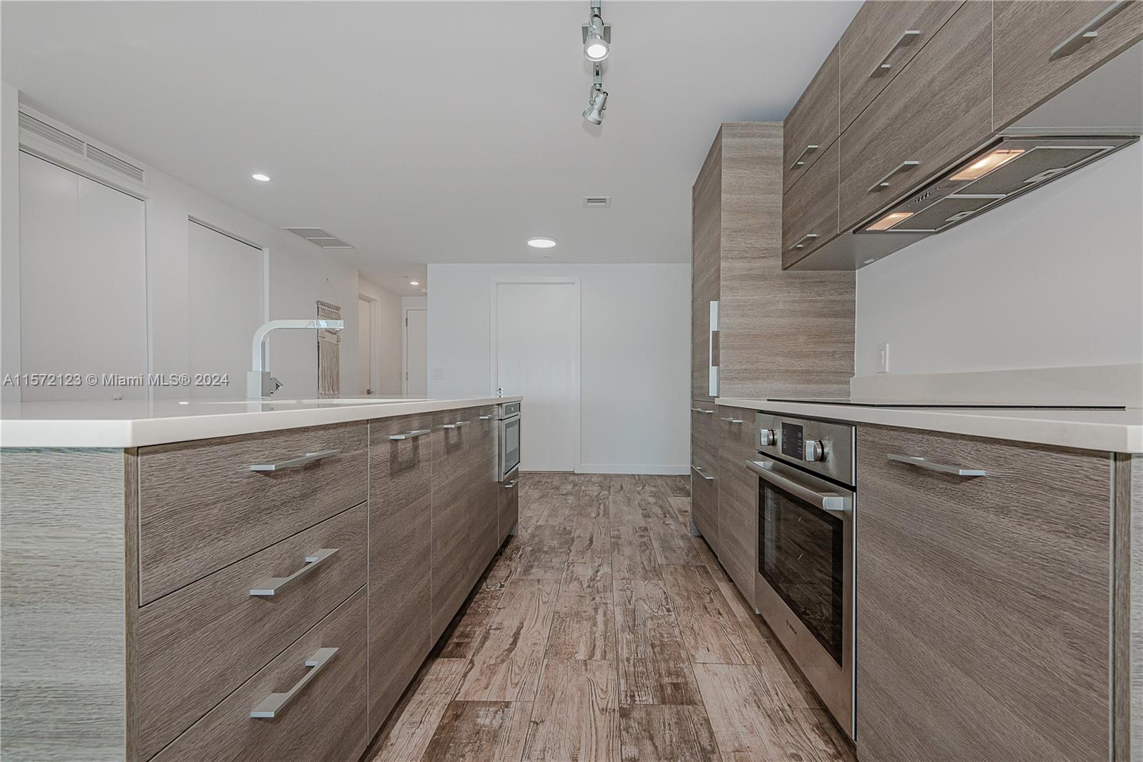 650 NE 32nd St 4704, Miami, Florida 33137, 2 Bedrooms Bedrooms, ,3 BathroomsBathrooms,Residentiallease,For Rent,650 NE 32nd St 4704,A11572123