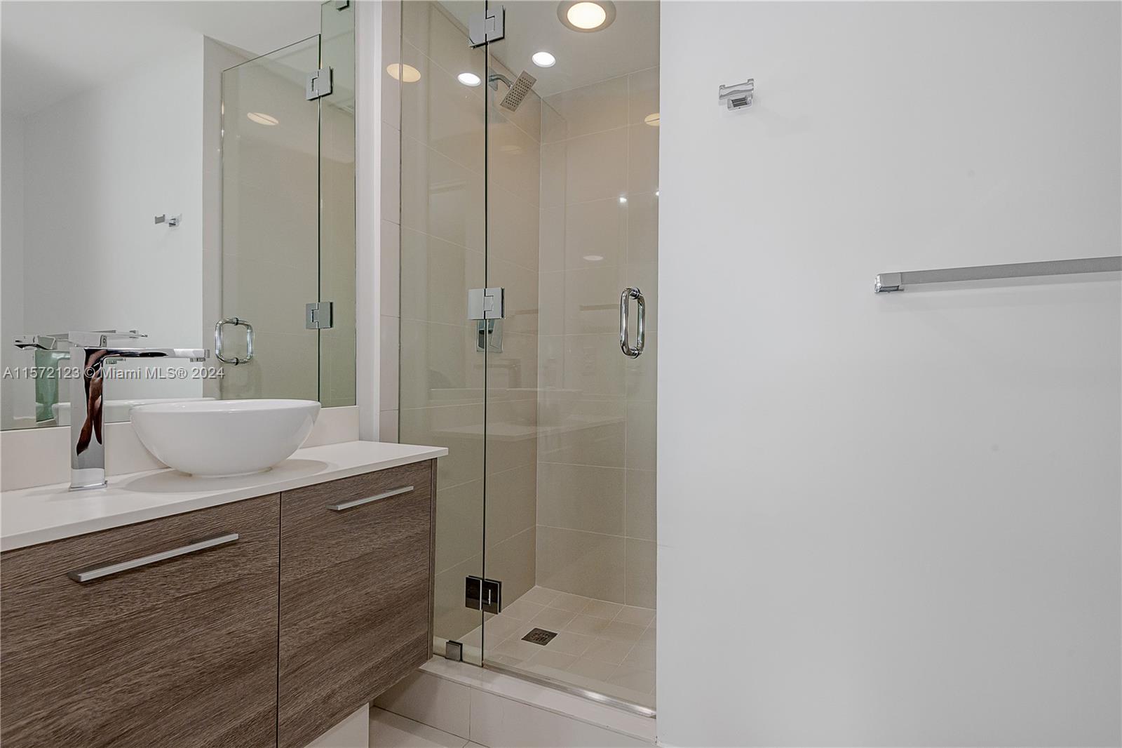 650 NE 32nd St 4704, Miami, Florida 33137, 2 Bedrooms Bedrooms, ,3 BathroomsBathrooms,Residentiallease,For Rent,650 NE 32nd St 4704,A11572123