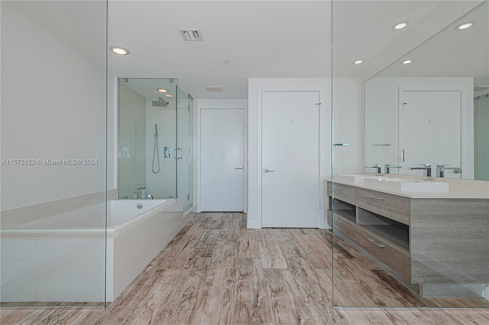 650 NE 32nd St 4704, Miami, Florida 33137, 2 Bedrooms Bedrooms, ,3 BathroomsBathrooms,Residentiallease,For Rent,650 NE 32nd St 4704,A11572123