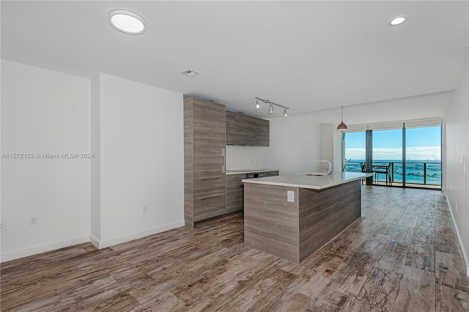 650 NE 32nd St 4704, Miami, Florida 33137, 2 Bedrooms Bedrooms, ,3 BathroomsBathrooms,Residentiallease,For Rent,650 NE 32nd St 4704,A11572123