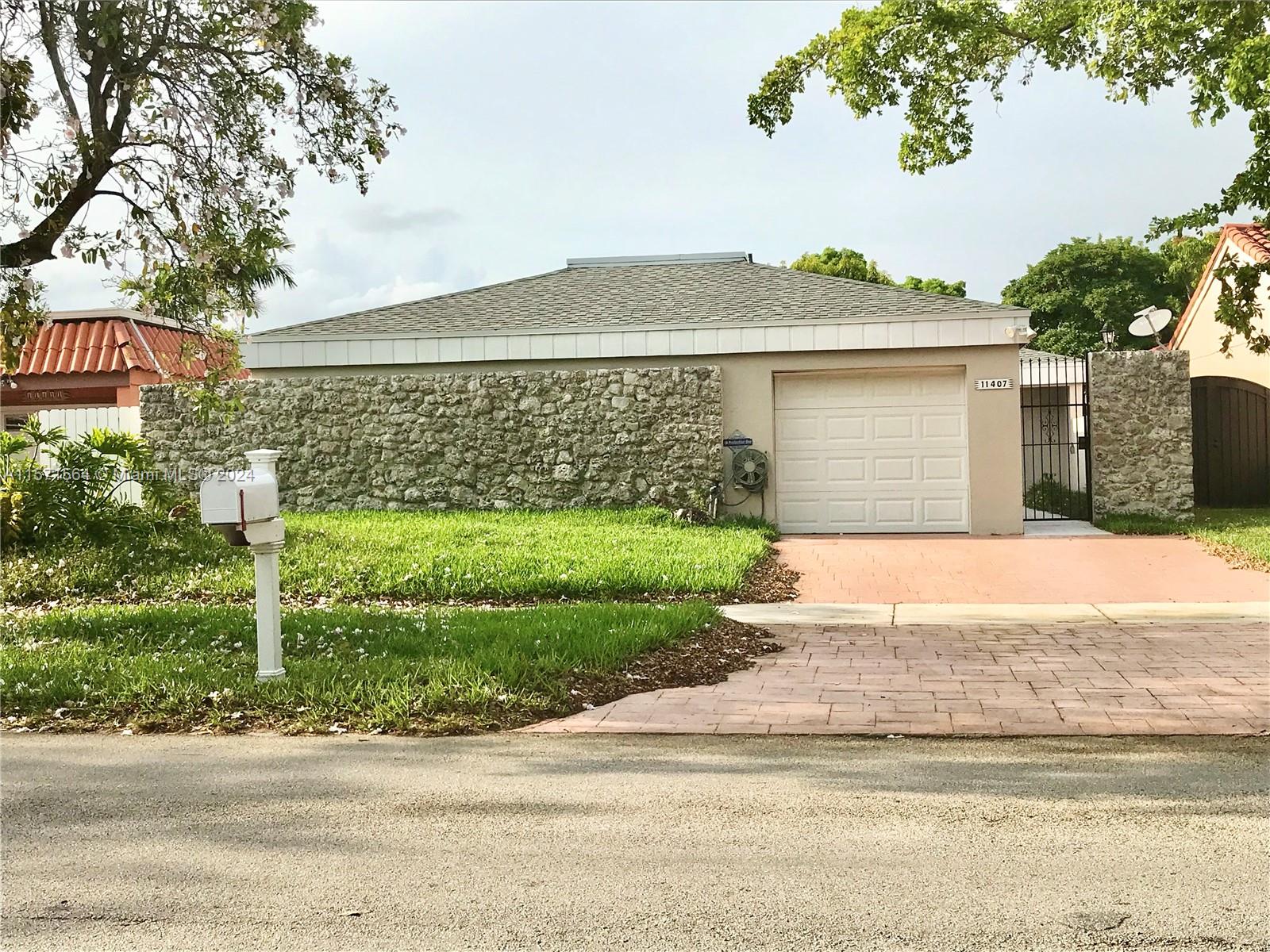 11407 SW 84th St  For Sale A11571564, FL