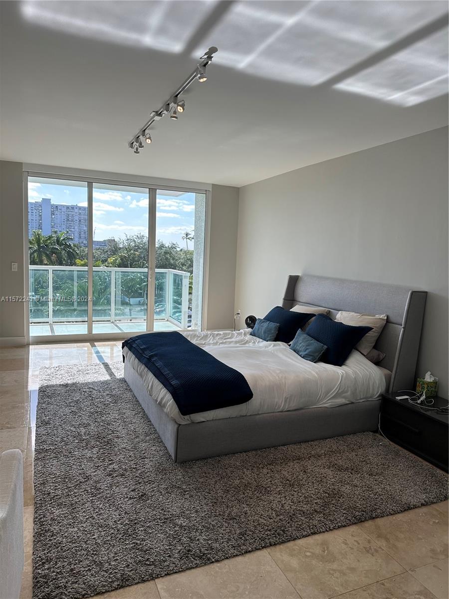Aventura, Florida 33160, 3 Bedrooms Bedrooms, ,3 BathroomsBathrooms,Residentiallease,For Rent,A11572243