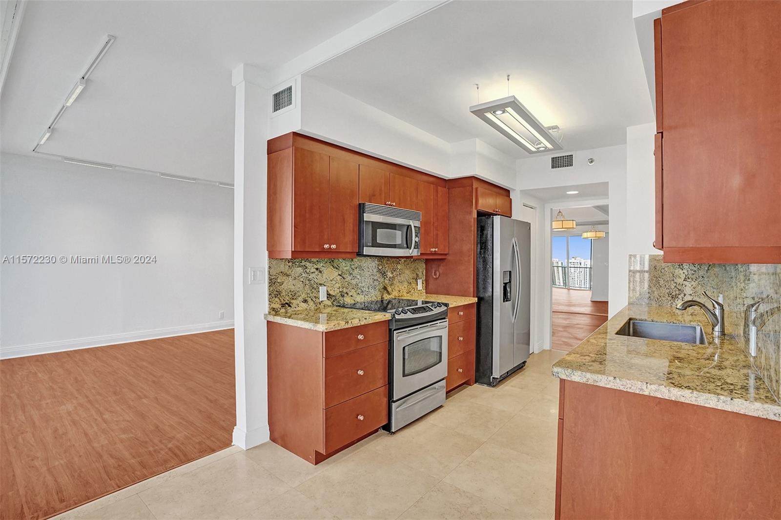 20281 E Country Club Dr 2303, Aventura, Florida 33180, 2 Bedrooms Bedrooms, ,2 BathroomsBathrooms,Residentiallease,For Rent,20281 E Country Club Dr 2303,A11572230