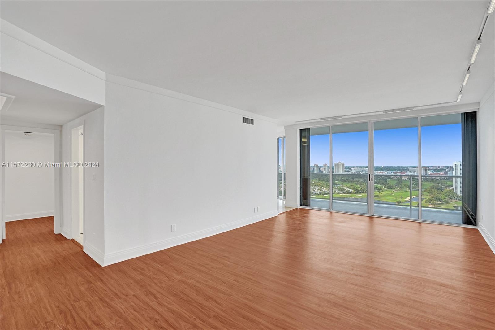 20281 E Country Club Dr 2303, Aventura, Florida 33180, 2 Bedrooms Bedrooms, ,2 BathroomsBathrooms,Residentiallease,For Rent,20281 E Country Club Dr 2303,A11572230