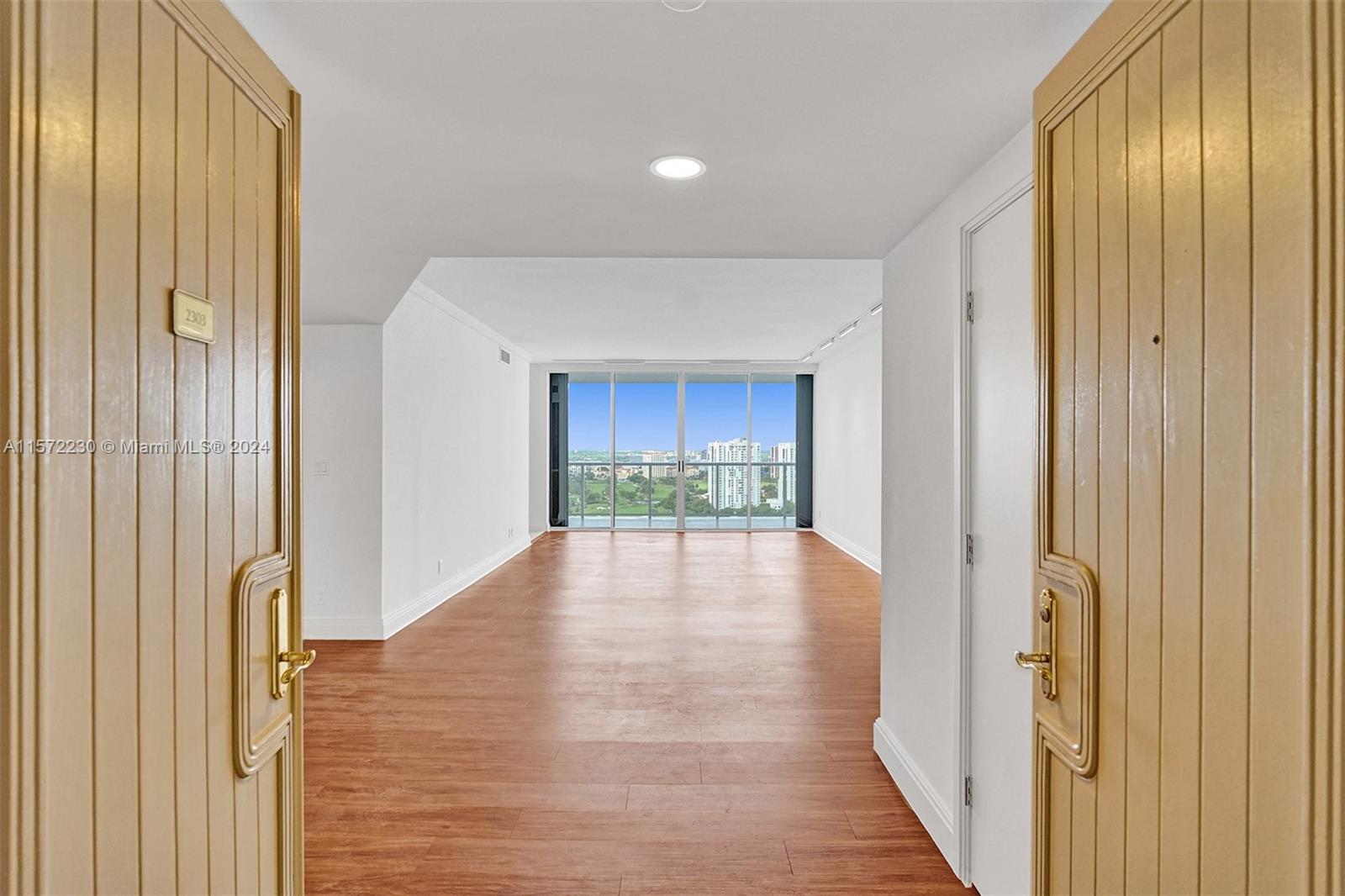 20281 E Country Club Dr 2303, Aventura, Florida 33180, 2 Bedrooms Bedrooms, ,2 BathroomsBathrooms,Residentiallease,For Rent,20281 E Country Club Dr 2303,A11572230