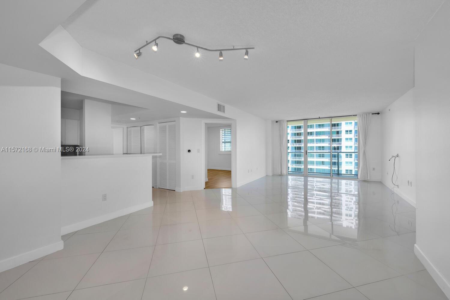 1155  Brickell Bay Dr #2104 For Sale A11572168, FL