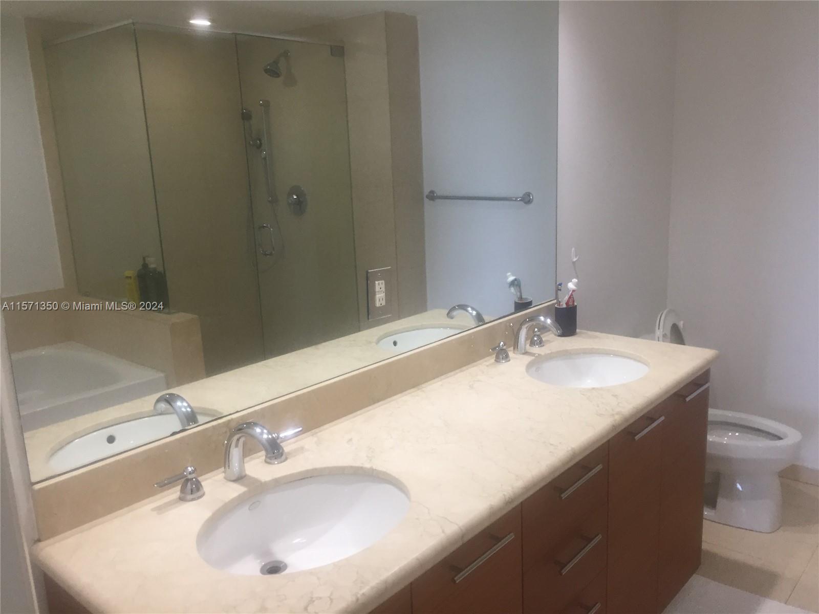 50 BISCAYNE BLVD 3101, Miami, Florida 33132, 2 Bedrooms Bedrooms, ,2 BathroomsBathrooms,Residentiallease,For Rent,50 BISCAYNE BLVD 3101,A11571350