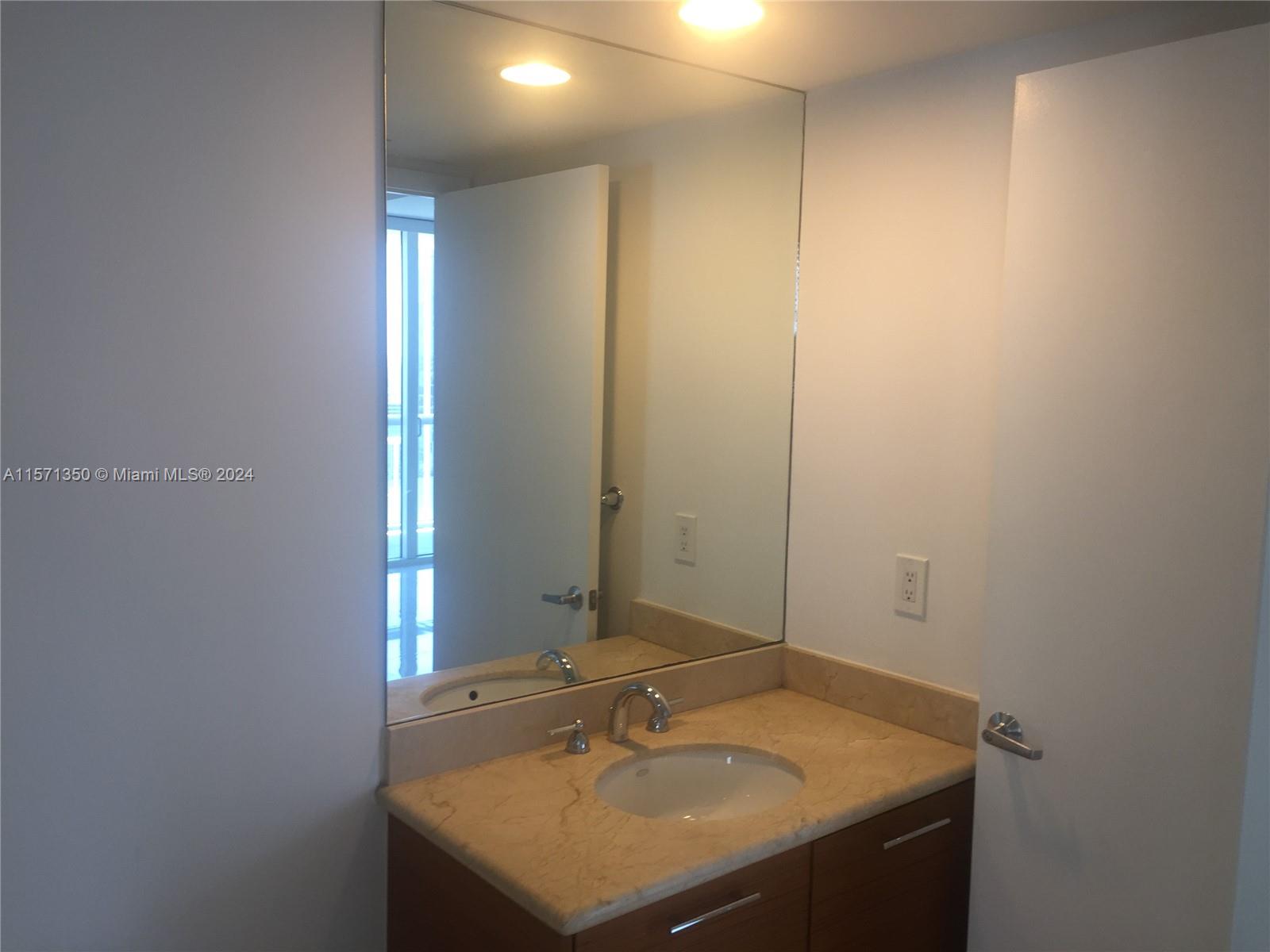 50 BISCAYNE BLVD 3101, Miami, Florida 33132, 2 Bedrooms Bedrooms, ,2 BathroomsBathrooms,Residentiallease,For Rent,50 BISCAYNE BLVD 3101,A11571350