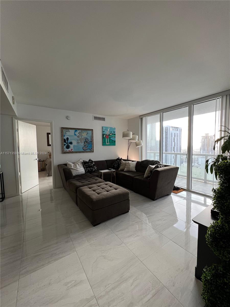 50 BISCAYNE BLVD 3101, Miami, Florida 33132, 2 Bedrooms Bedrooms, ,2 BathroomsBathrooms,Residentiallease,For Rent,50 BISCAYNE BLVD 3101,A11571350