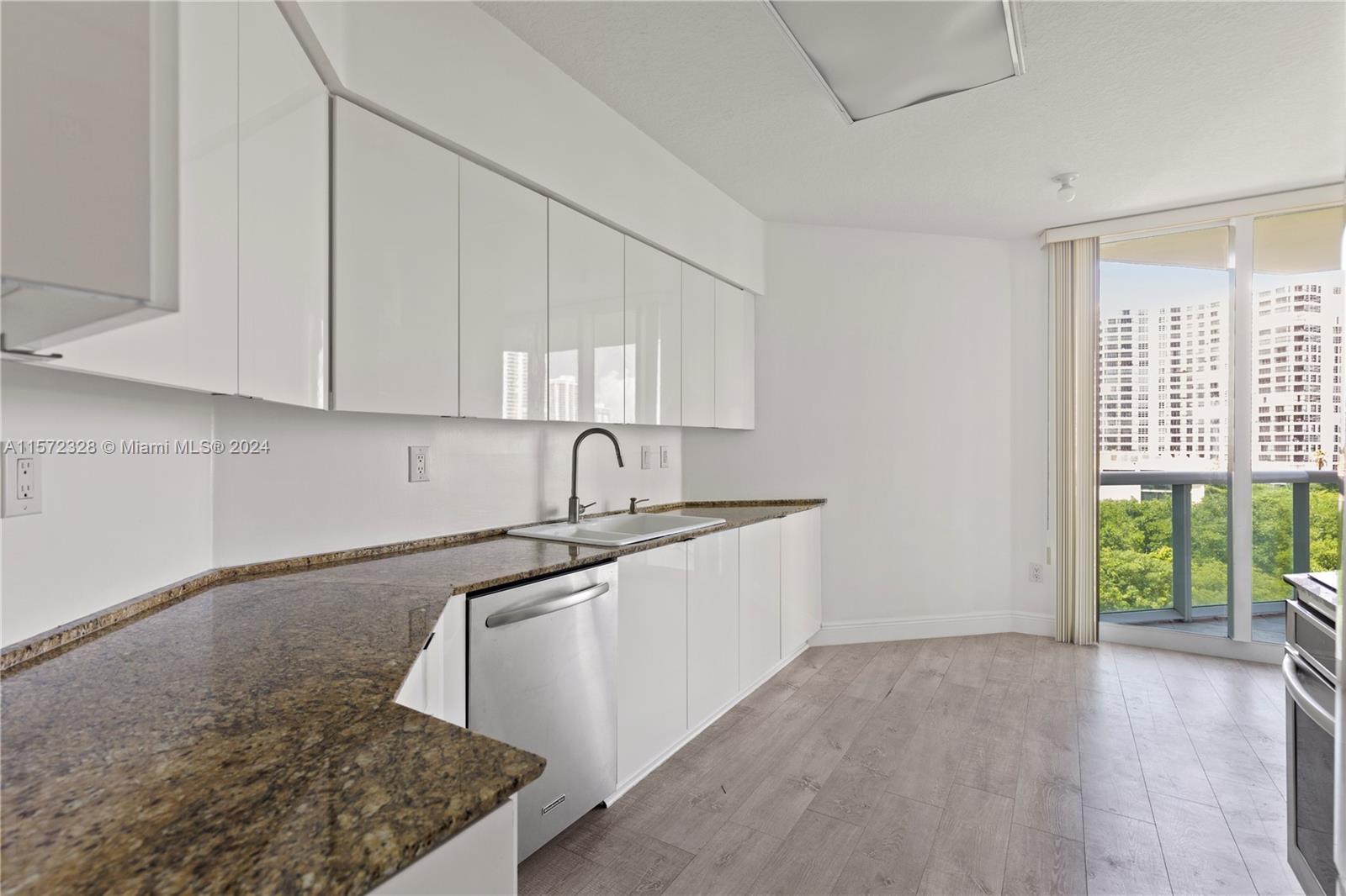 3370 NE 190th St 602, Aventura, Florida 33180, 2 Bedrooms Bedrooms, ,2 BathroomsBathrooms,Residentiallease,For Rent,3370 NE 190th St 602,A11572328